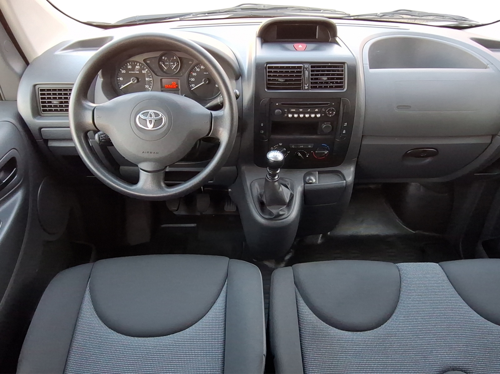 TOYOTA PROACE Crew Cab SWB 2.0 D Luna-image-5