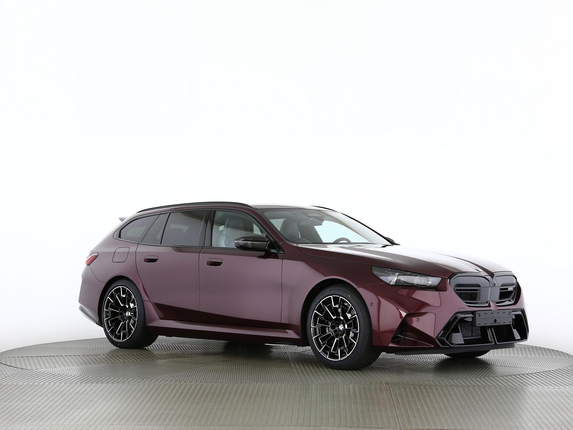 BMW M5 xDrive Touring-image-26