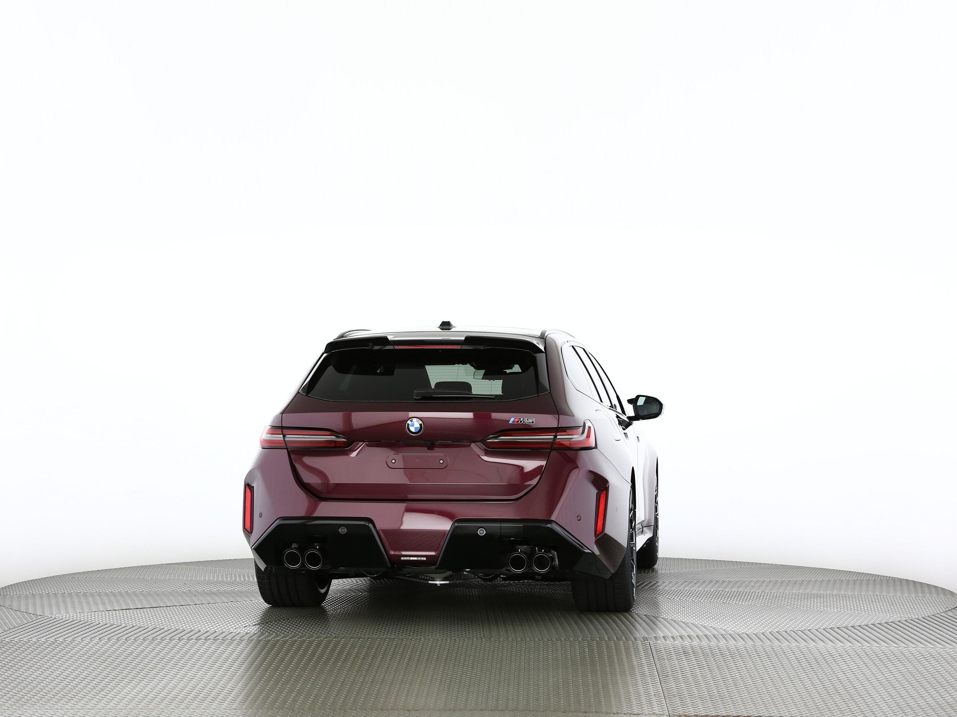 BMW M5 xDrive Touring-image-17