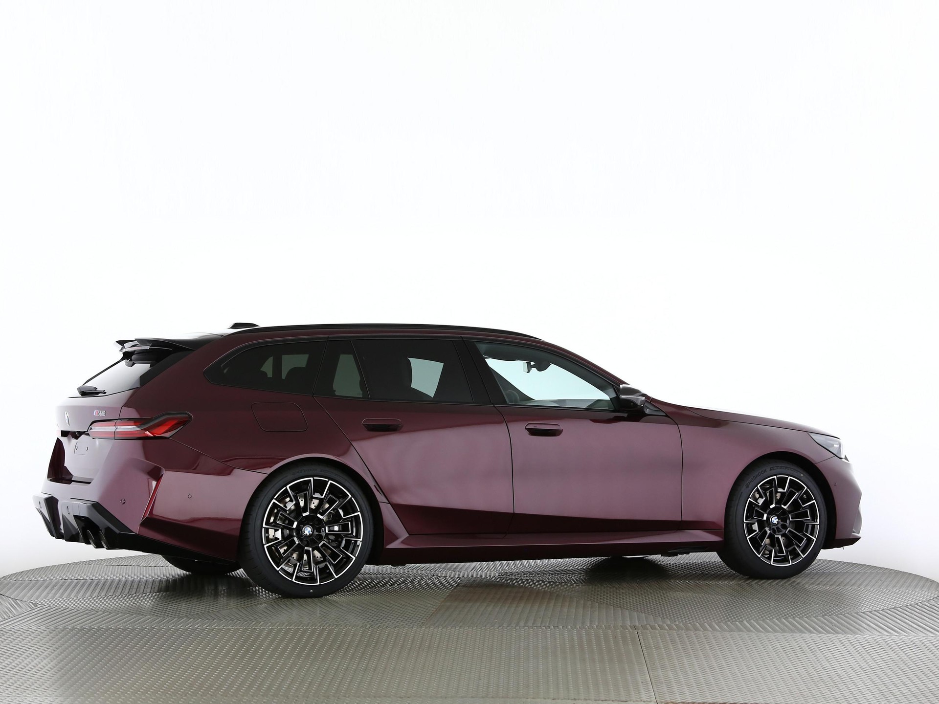 BMW M5 xDrive Touring-image-21