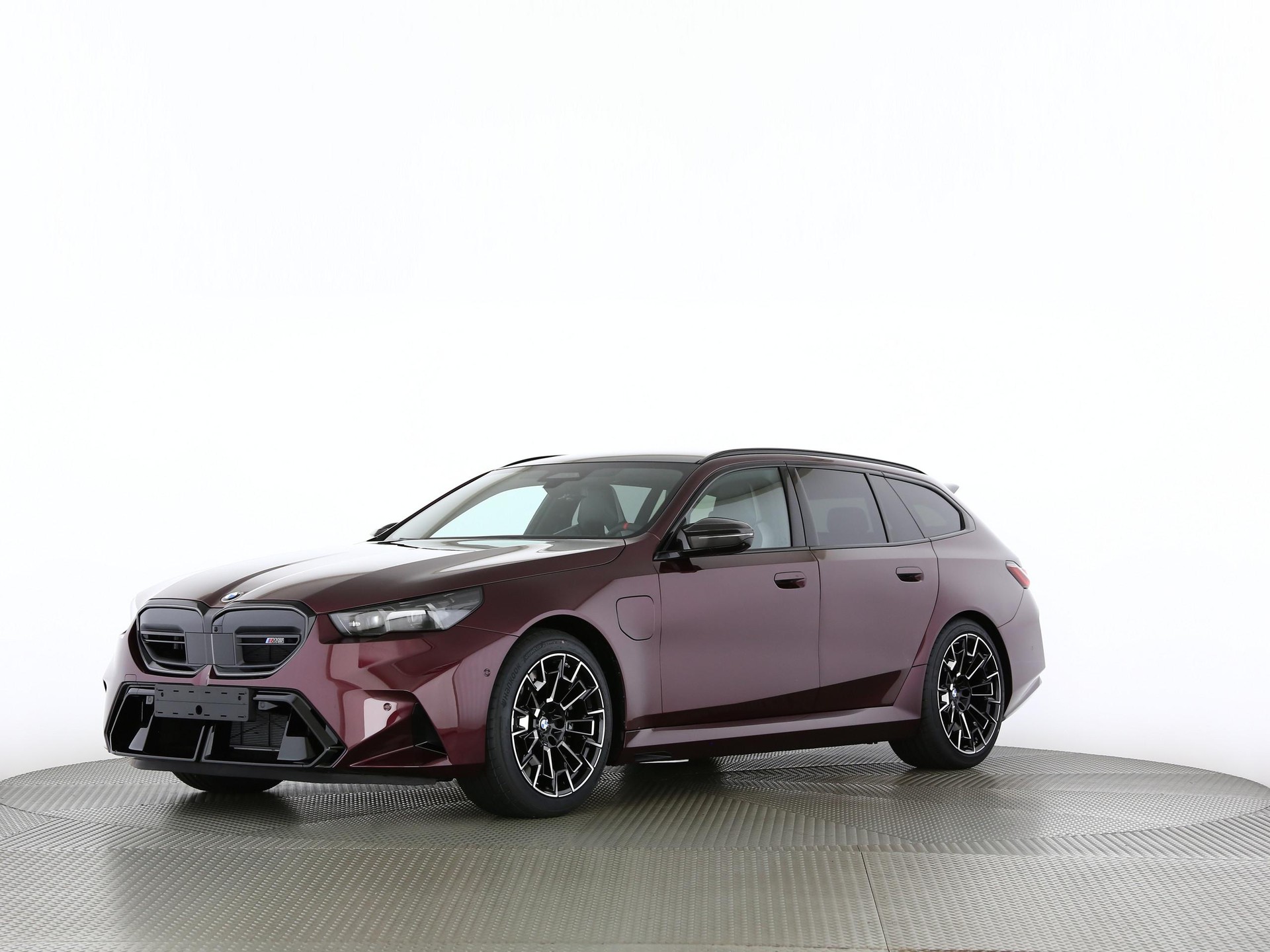 BMW M5 xDrive Touring-image-8