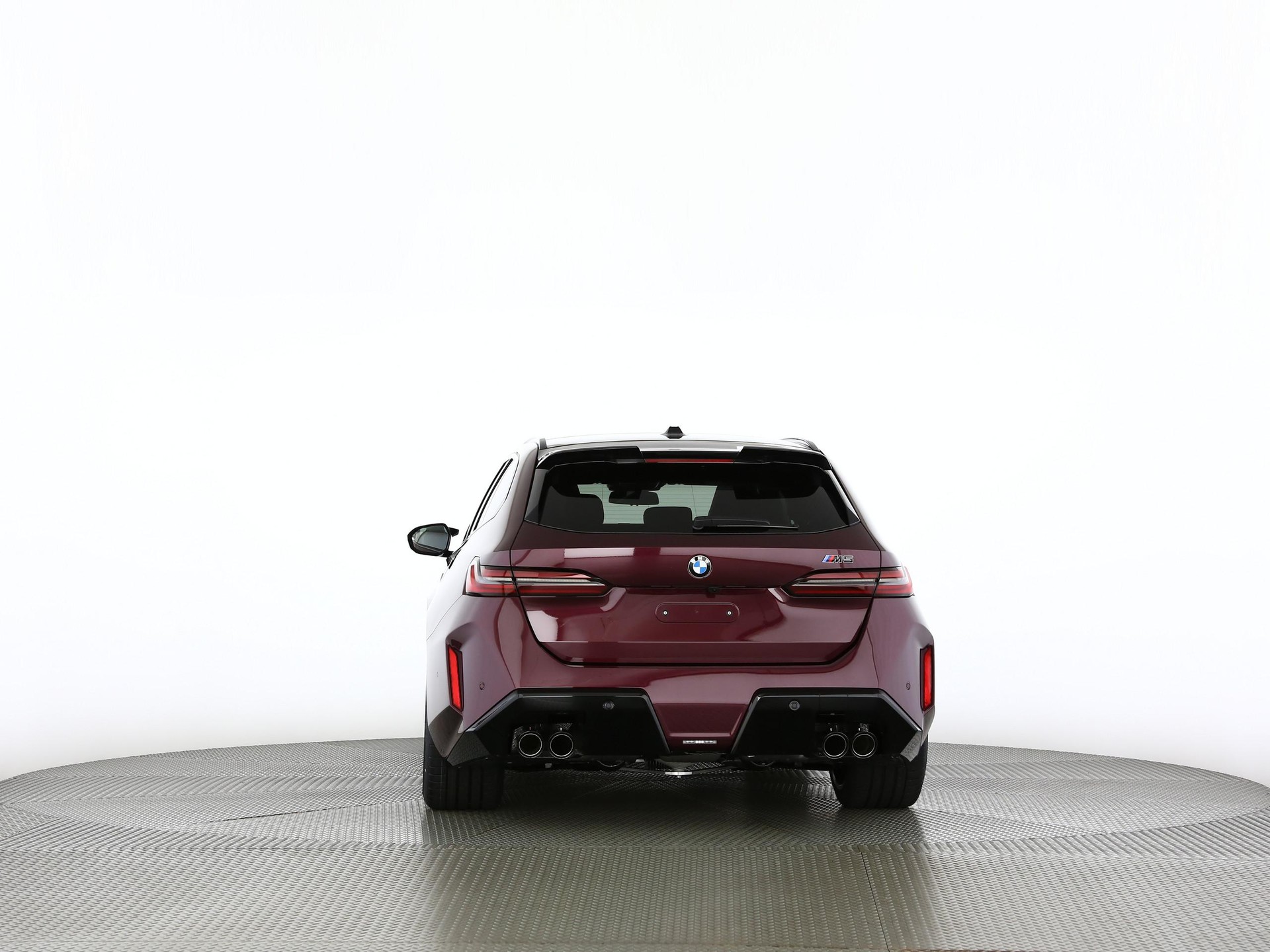 BMW M5 xDrive Touring-image-16