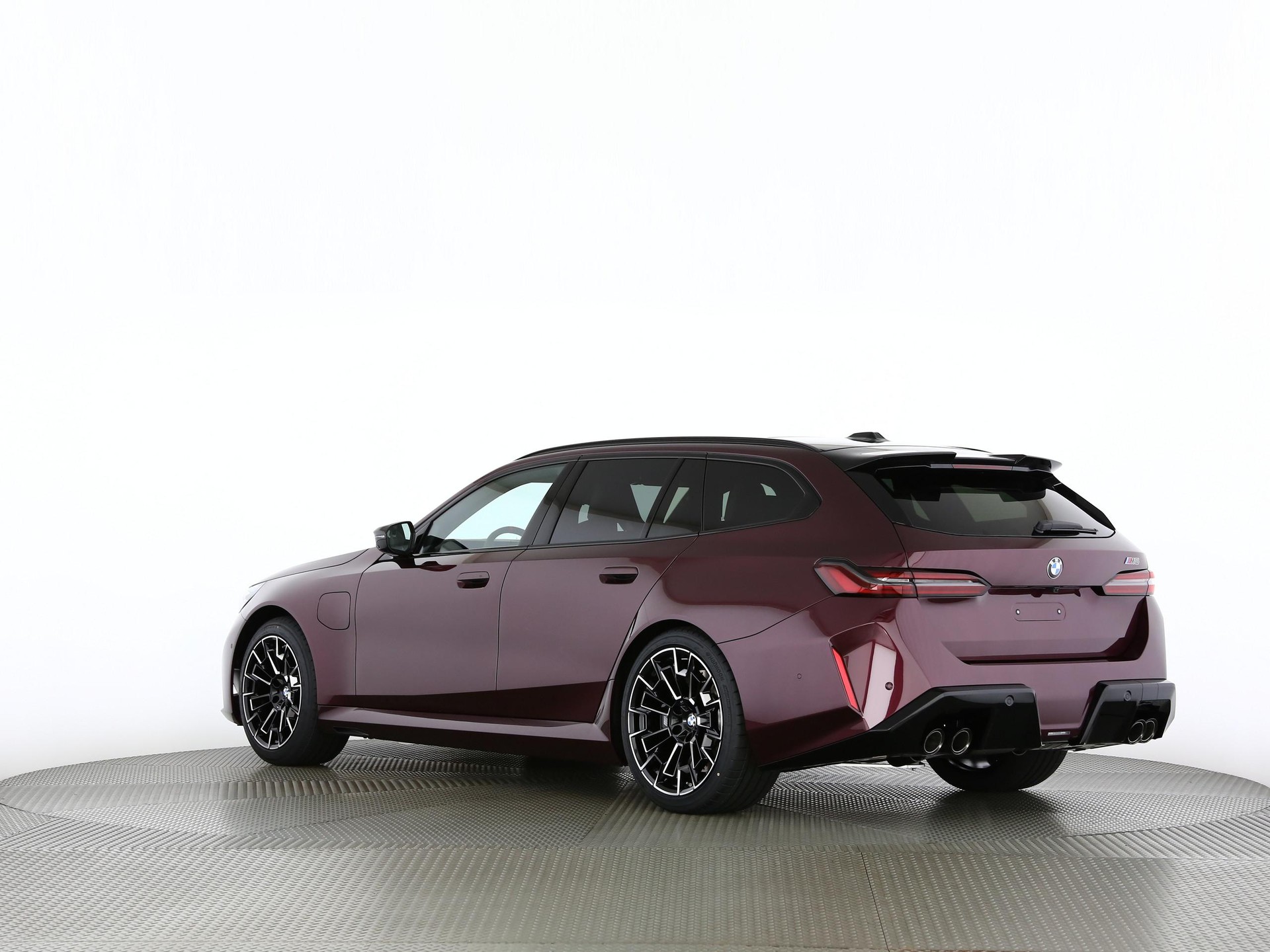 BMW M5 xDrive Touring-image-15