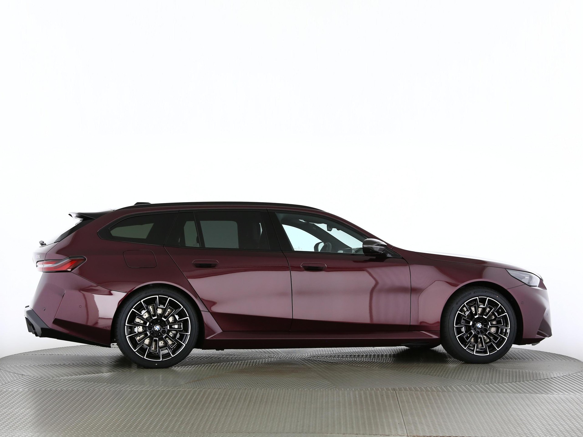 BMW M5 xDrive Touring-image-22