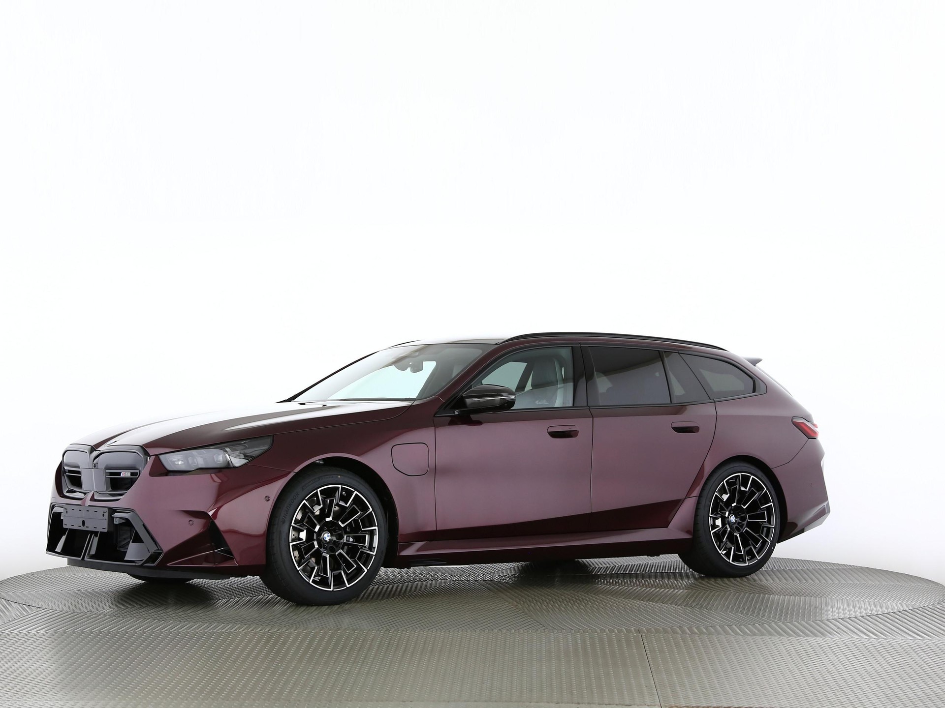BMW M5 xDrive Touring-image-9