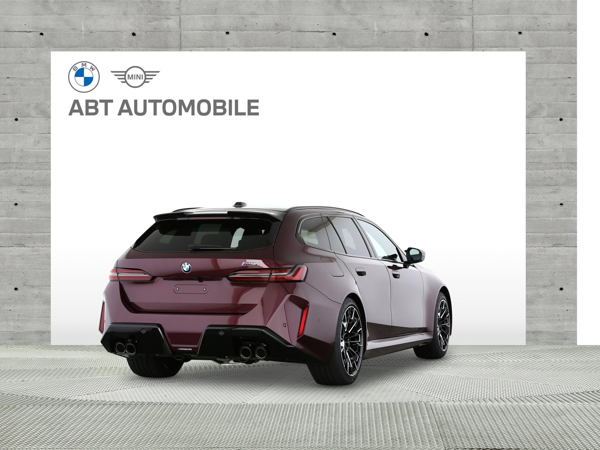BMW M5 xDrive Touring-image-2