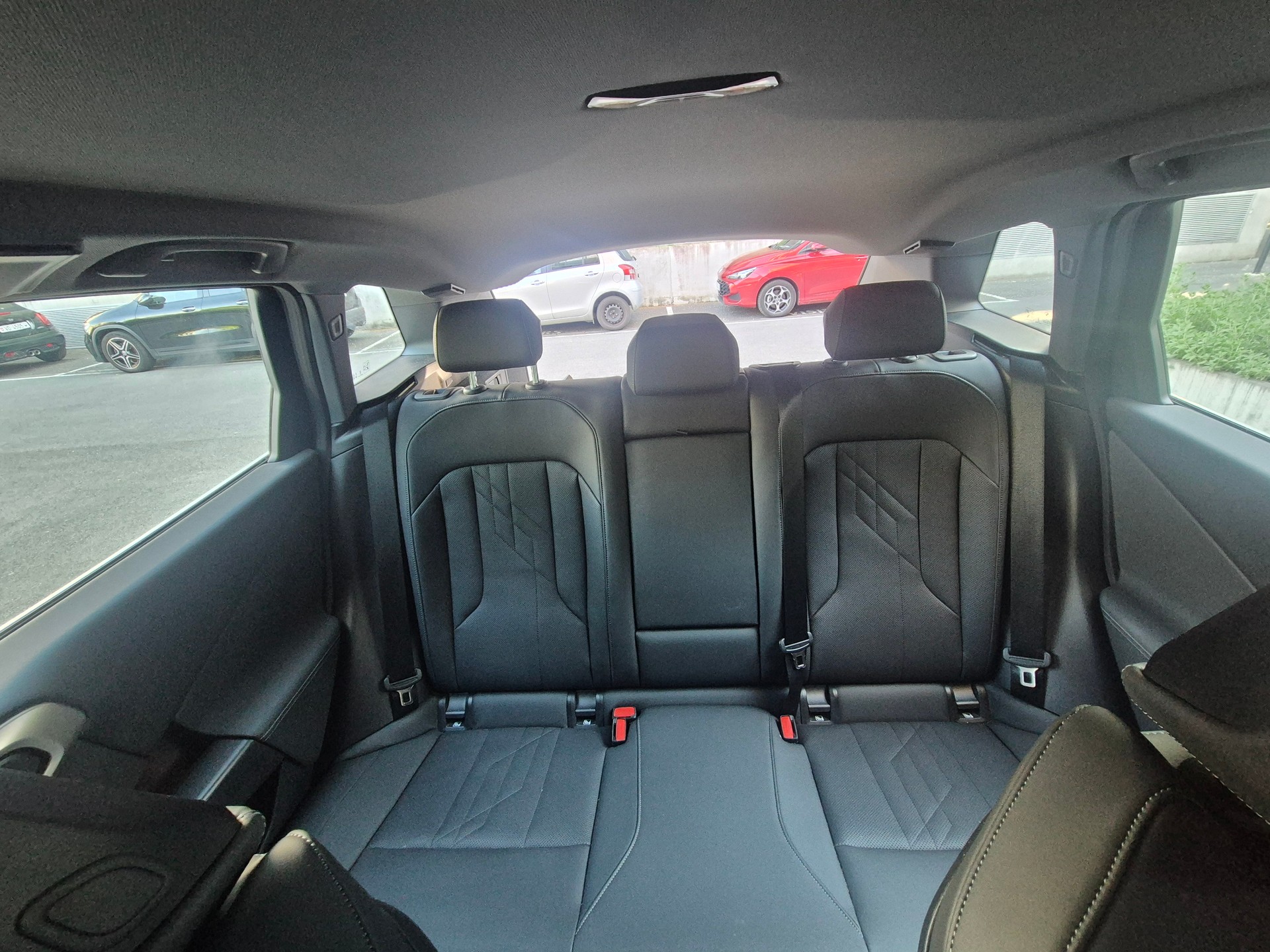 BMW 20i xDrive paddles-image-3