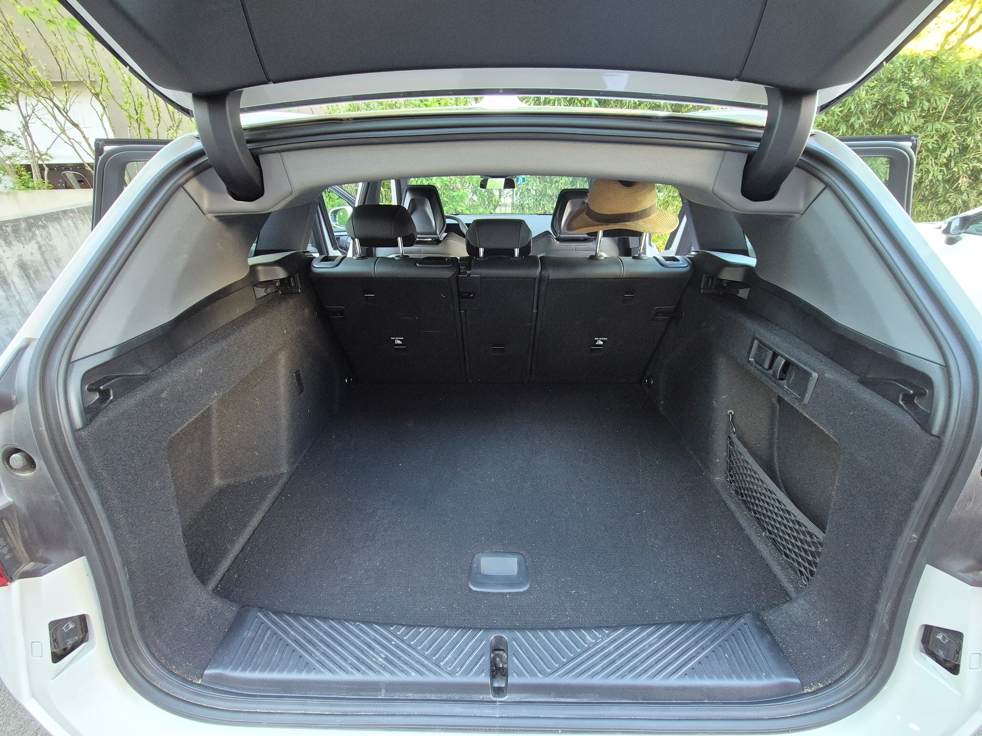 BMW 20i xDrive paddles-image-4