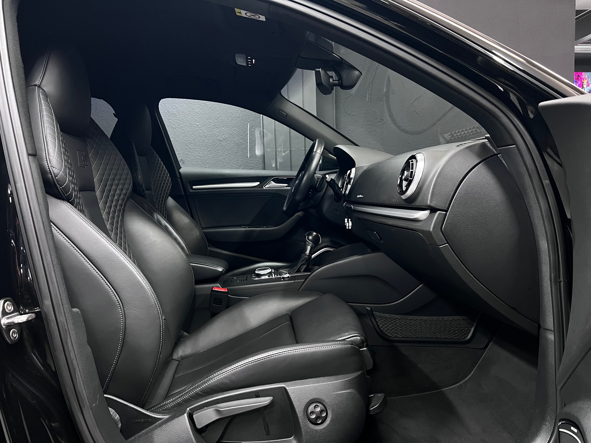 AUDI S3 Sportback 2.0 TFSI quattro S-tronic-image-12