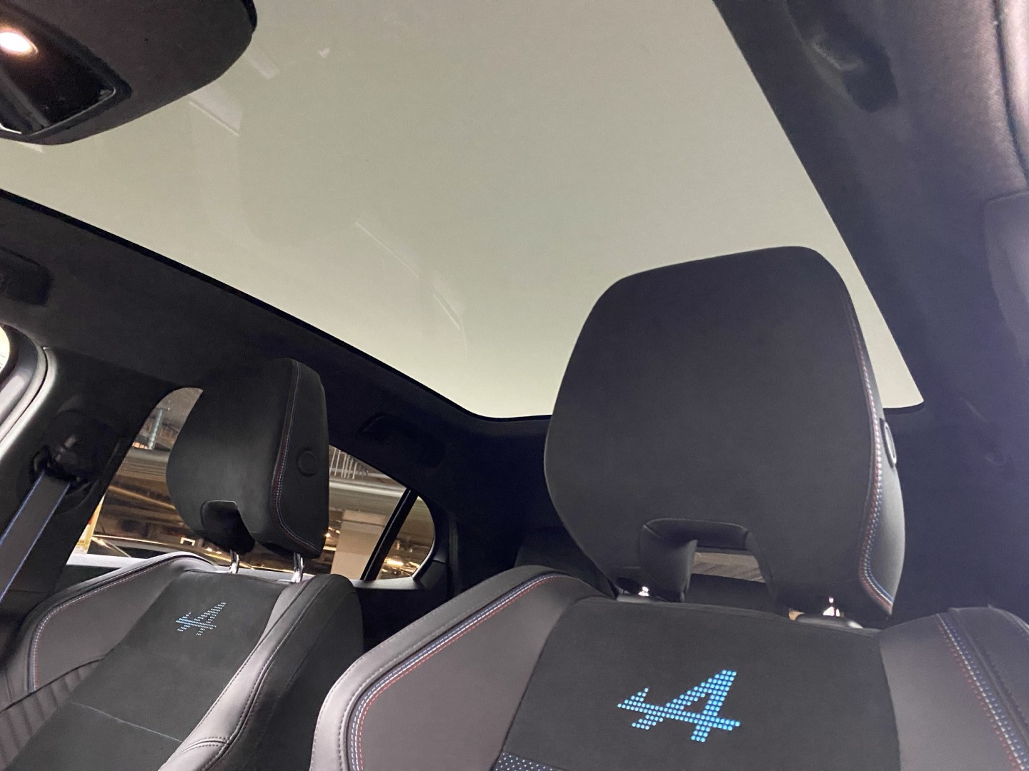 RENAULT Rafale 1.2 E-Tech Hybrid 200 Esprit Alpine-image-17