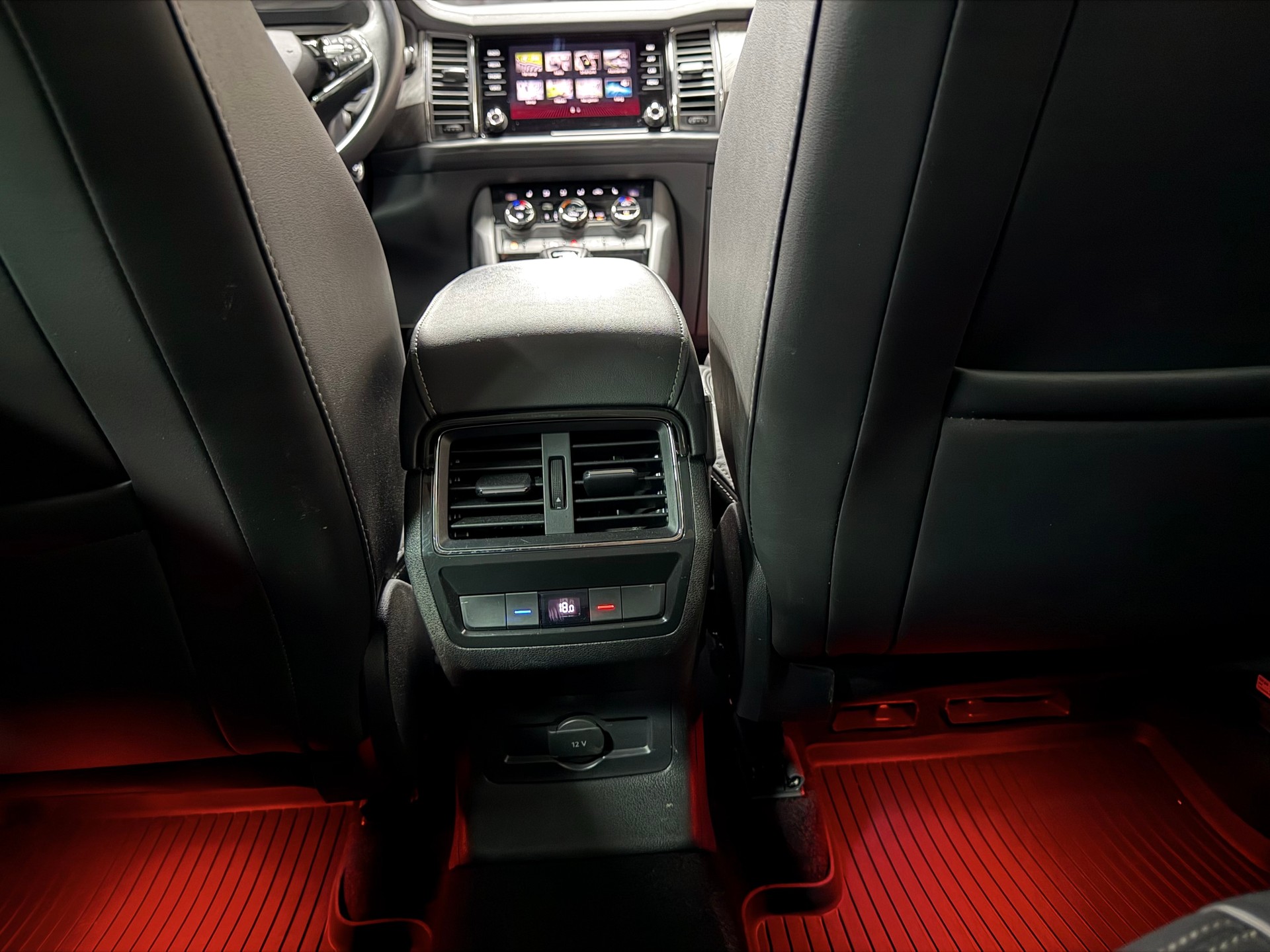 SKODA Kodiaq 2.0 TDI CR Style 4x4 DSG-image-23