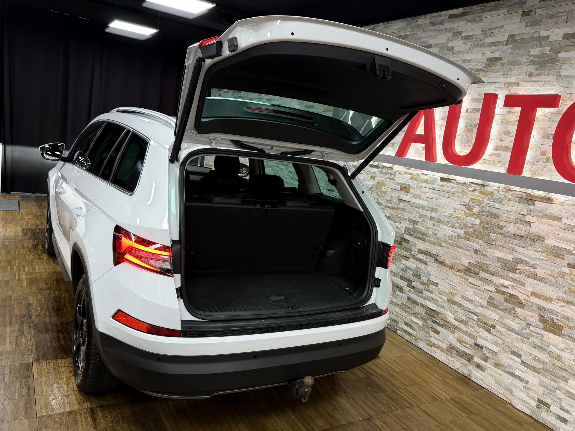 SKODA Kodiaq 2.0 TDI CR Style 4x4 DSG-image-25