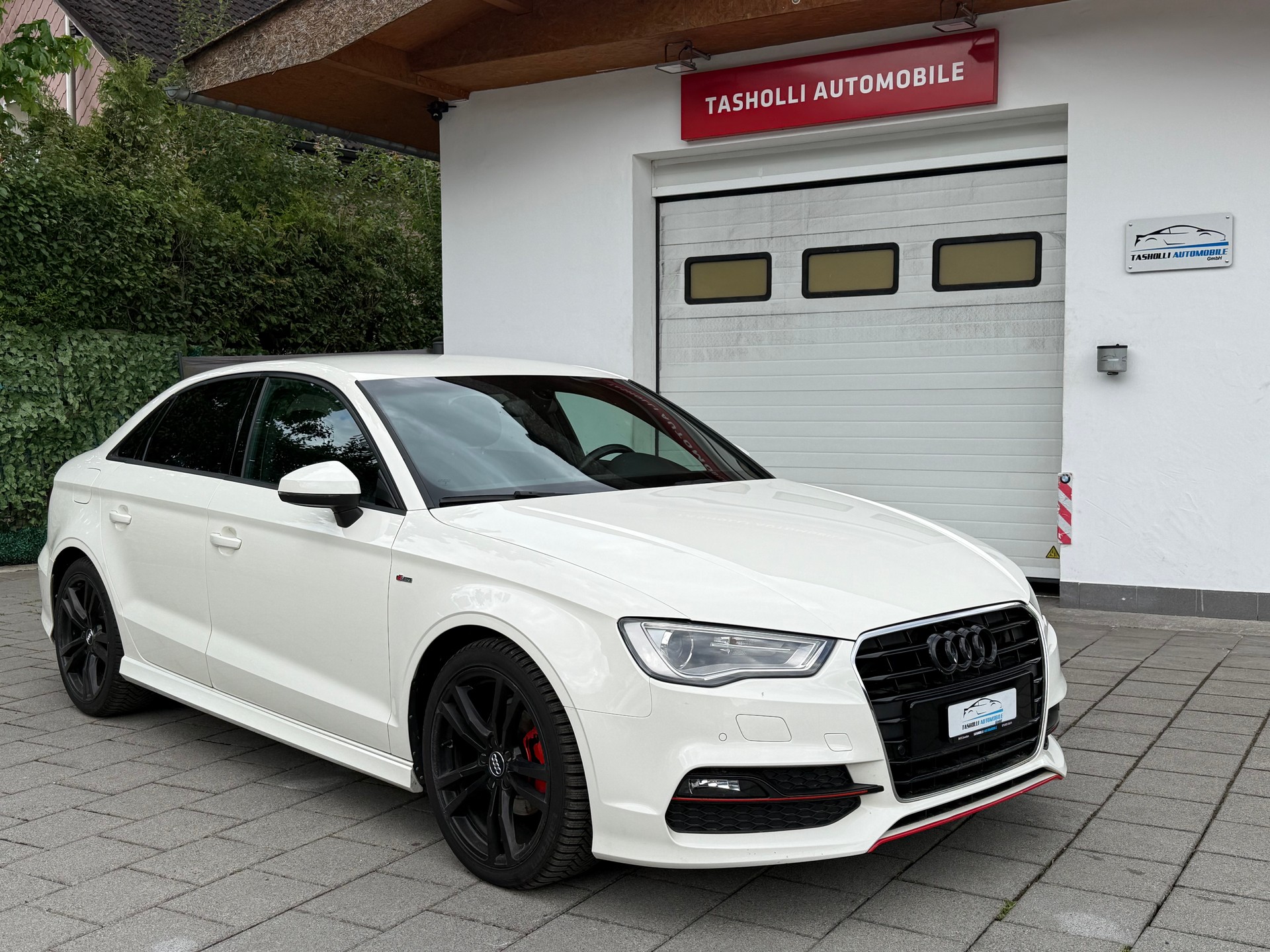 AUDI A3 Limousine 2.0 TDI Attraction-image-0