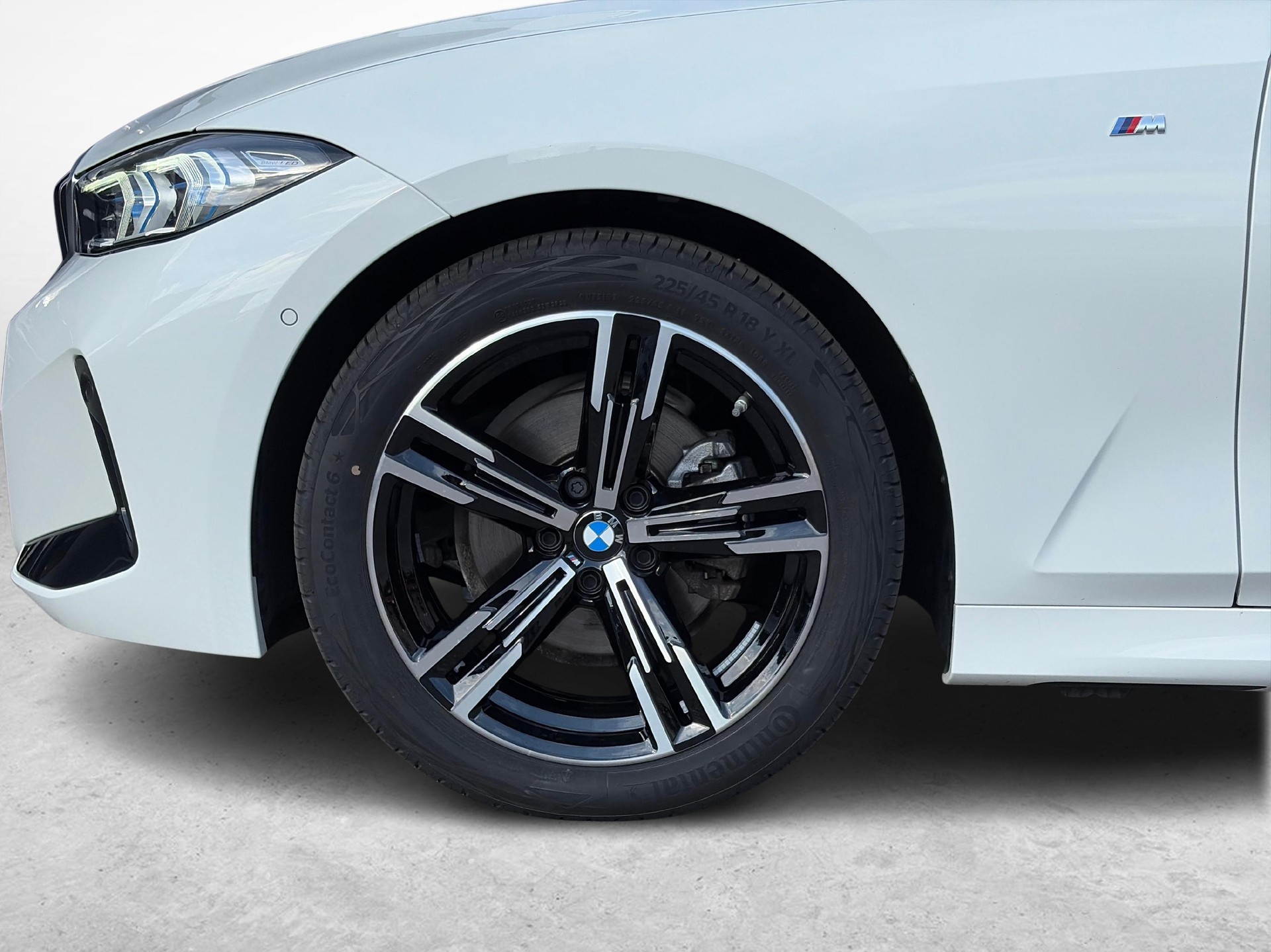 BMW 320d xDrive SAG Touring-image-18