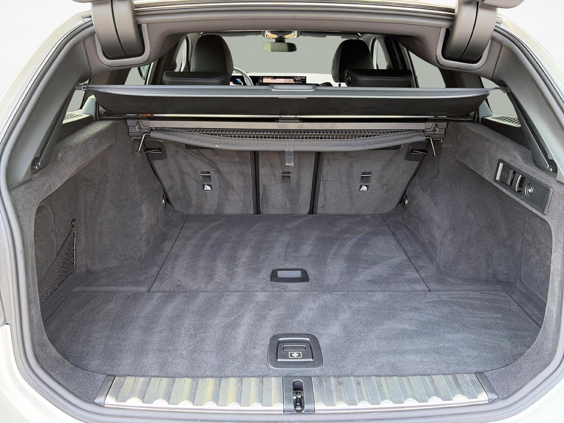 BMW 320d xDrive SAG Touring-image-12
