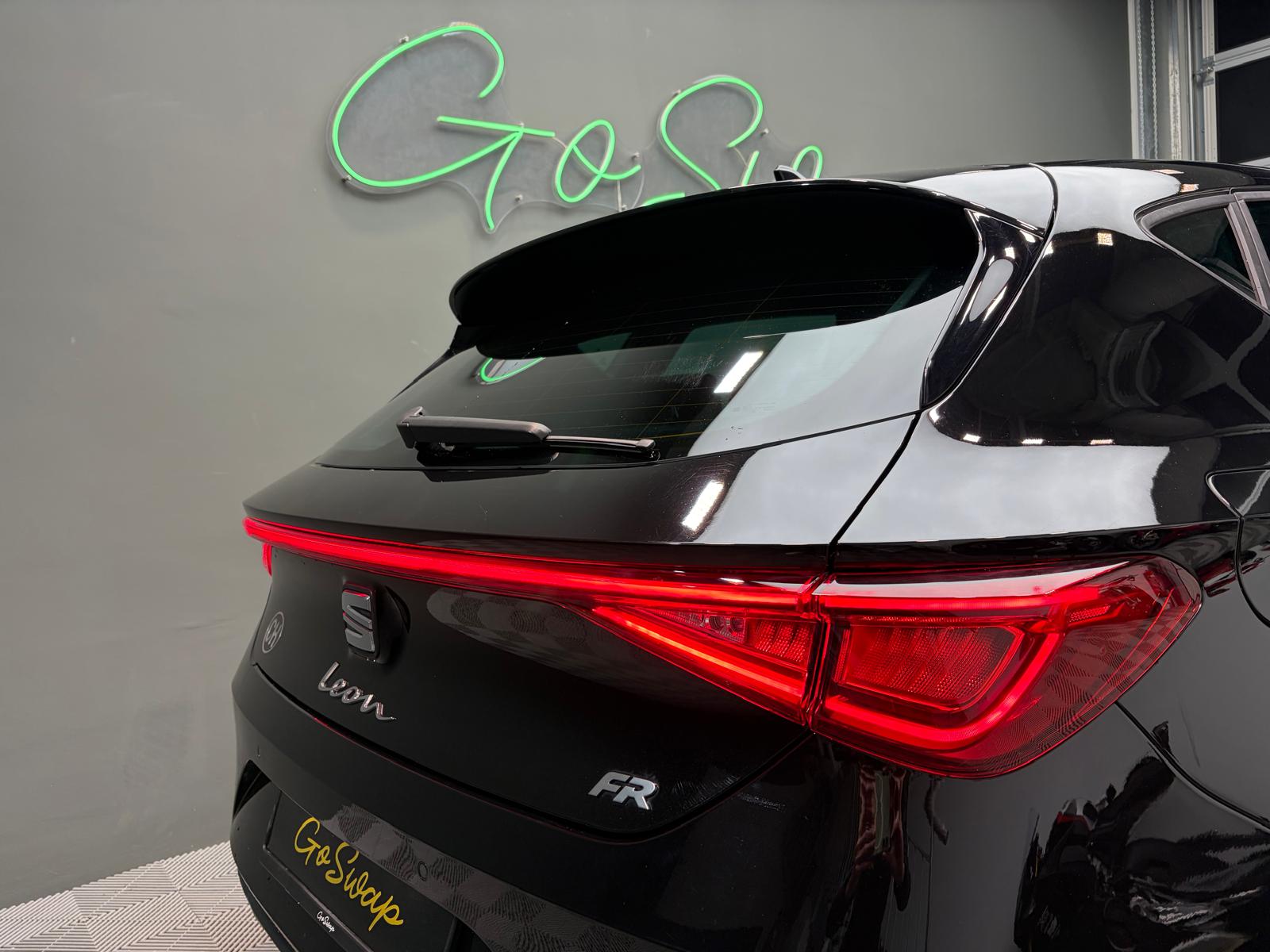 SEAT Leon 1.5 eTSI mHEV DSG FR-image-3