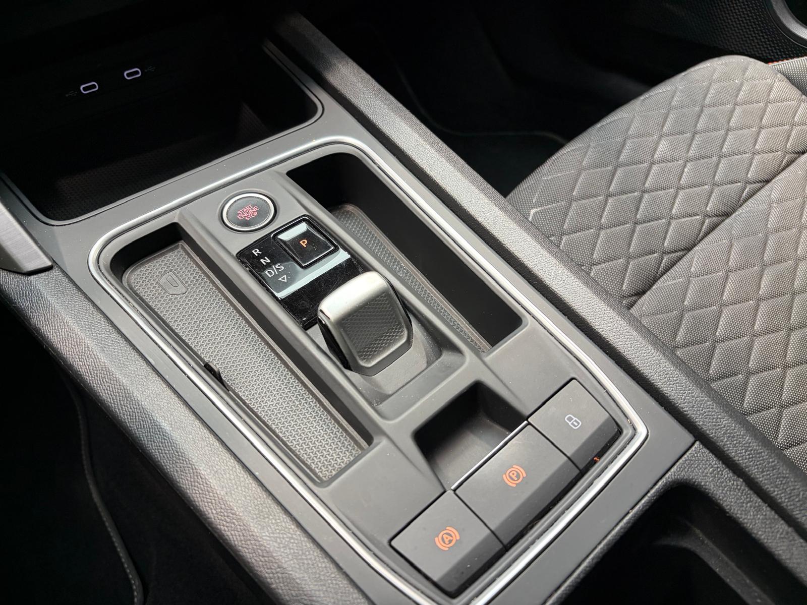 SEAT Leon 1.5 eTSI mHEV DSG FR-image-26