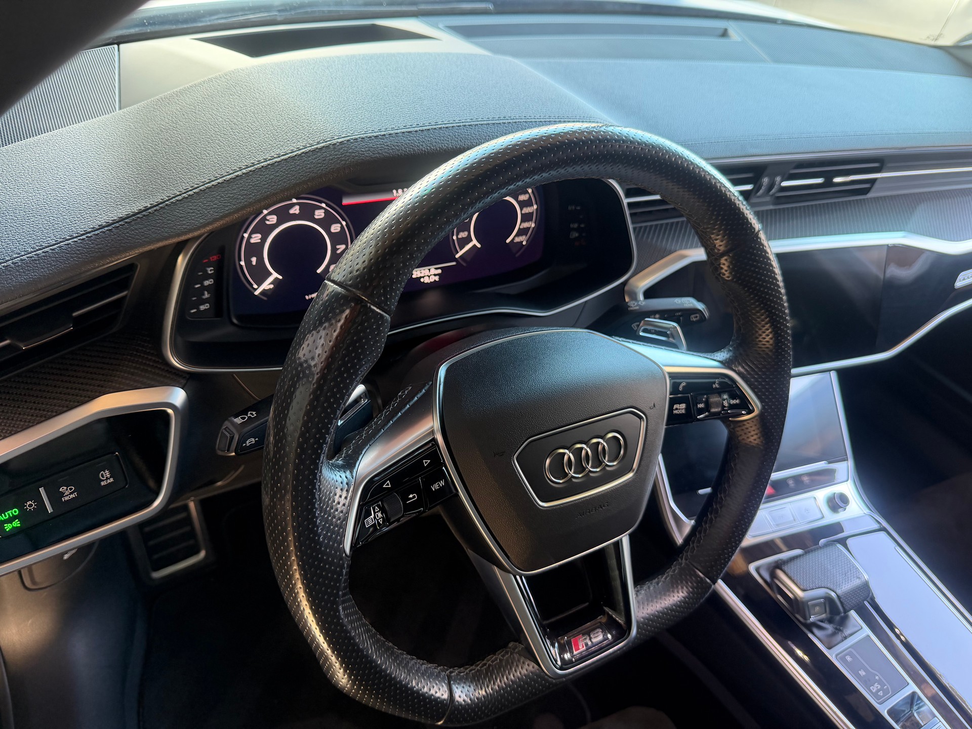 AUDI RS6 Avant 4.0 TFSI V8 quattro-image-8