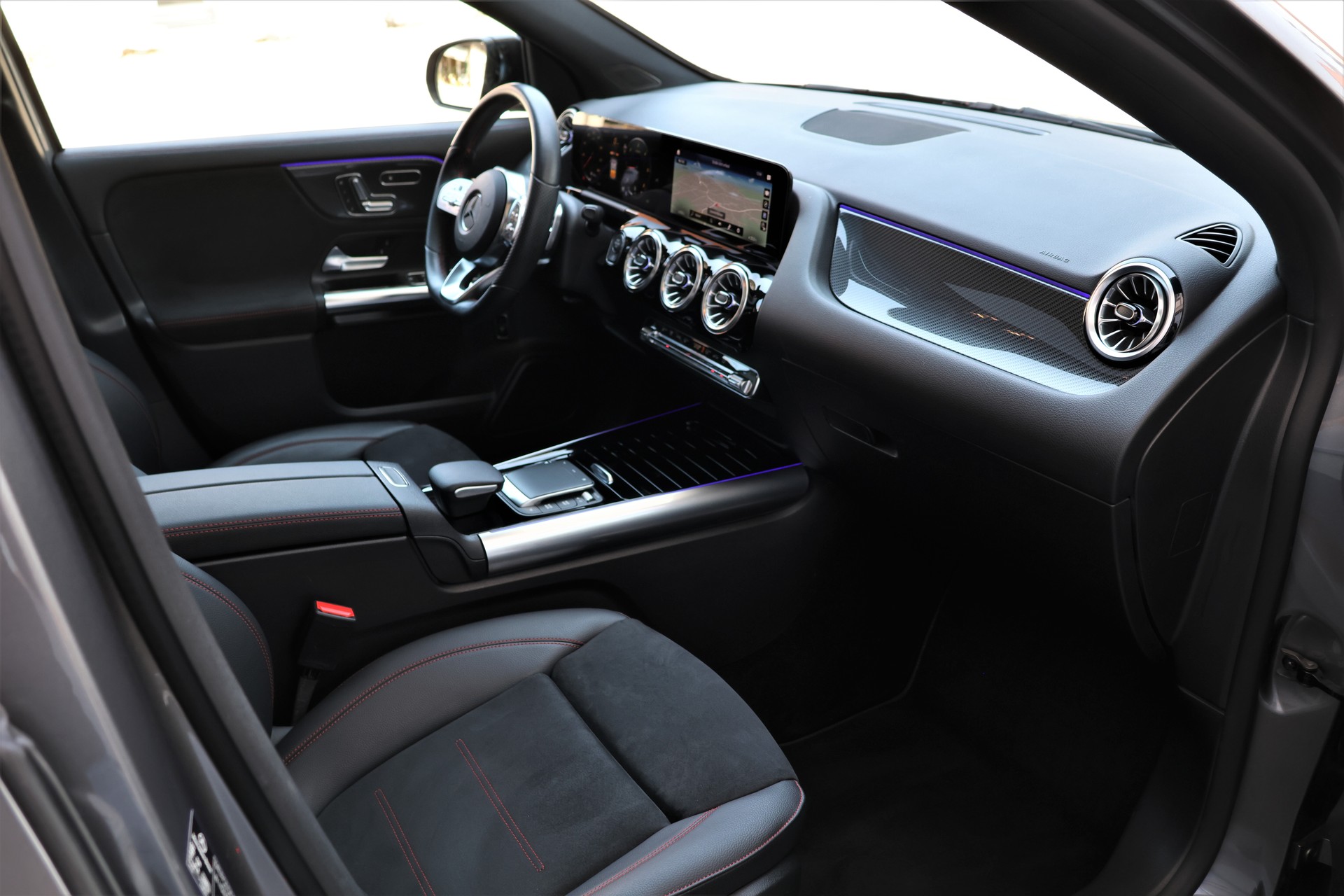MERCEDES-BENZ GLA 200d AMG Line 8G-DCT (CH)-image-17