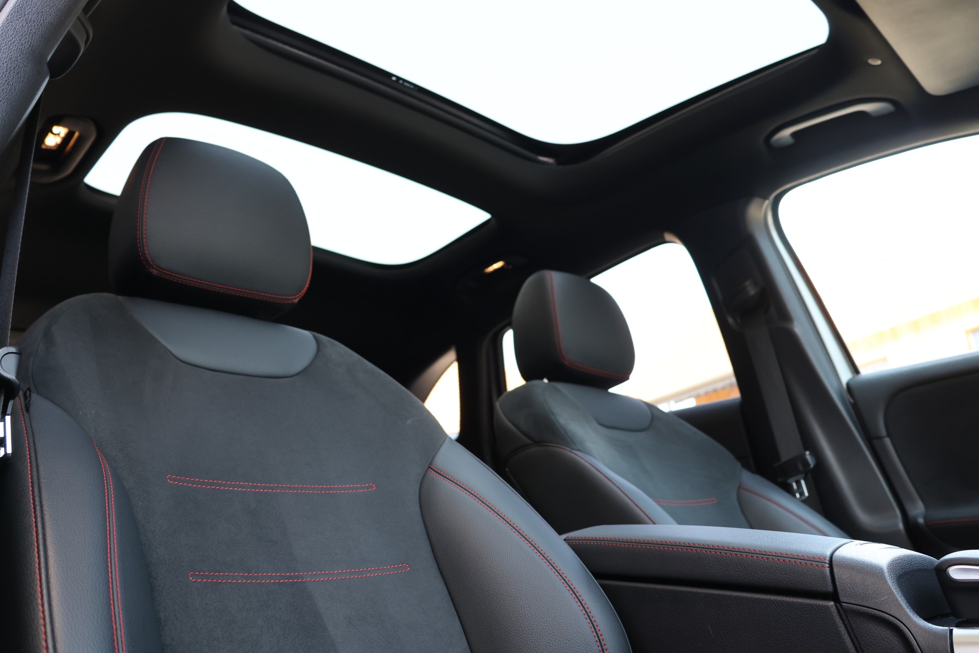 MERCEDES-BENZ GLA 200d AMG Line 8G-DCT (CH)-image-20