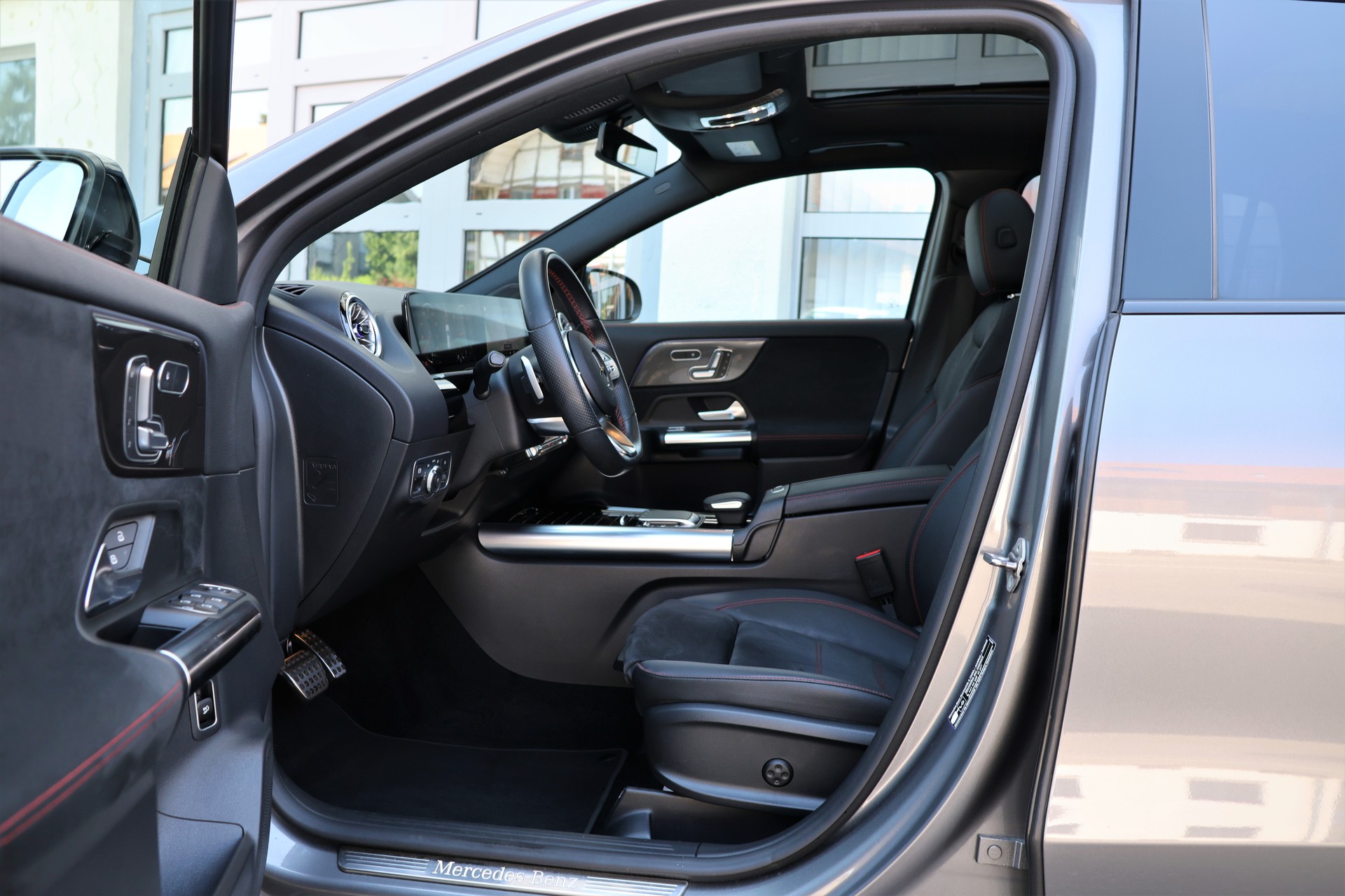 MERCEDES-BENZ GLA 200d AMG Line 8G-DCT (CH)-image-8