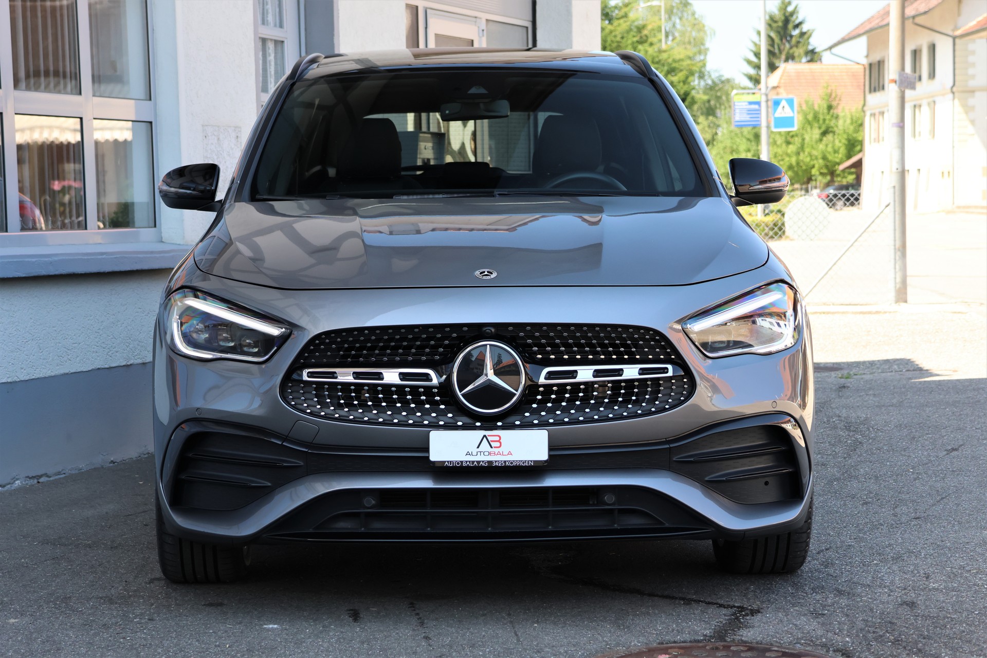 MERCEDES-BENZ GLA 200d AMG Line 8G-DCT (CH)-showroom-element-1