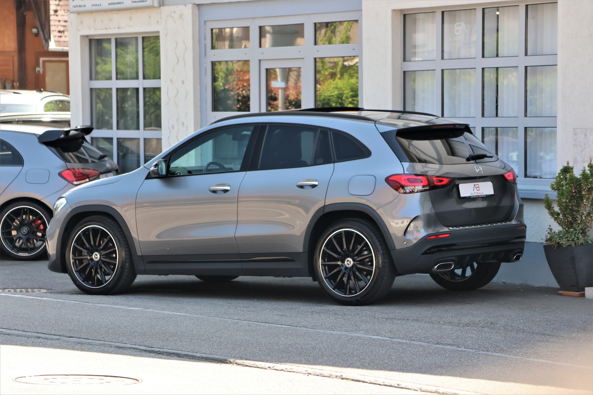 MERCEDES-BENZ GLA 200d AMG Line 8G-DCT (CH)-image-4