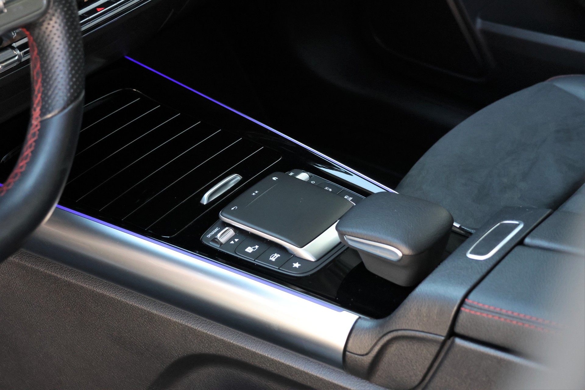 MERCEDES-BENZ GLA 200d AMG Line 8G-DCT (CH)-image-10