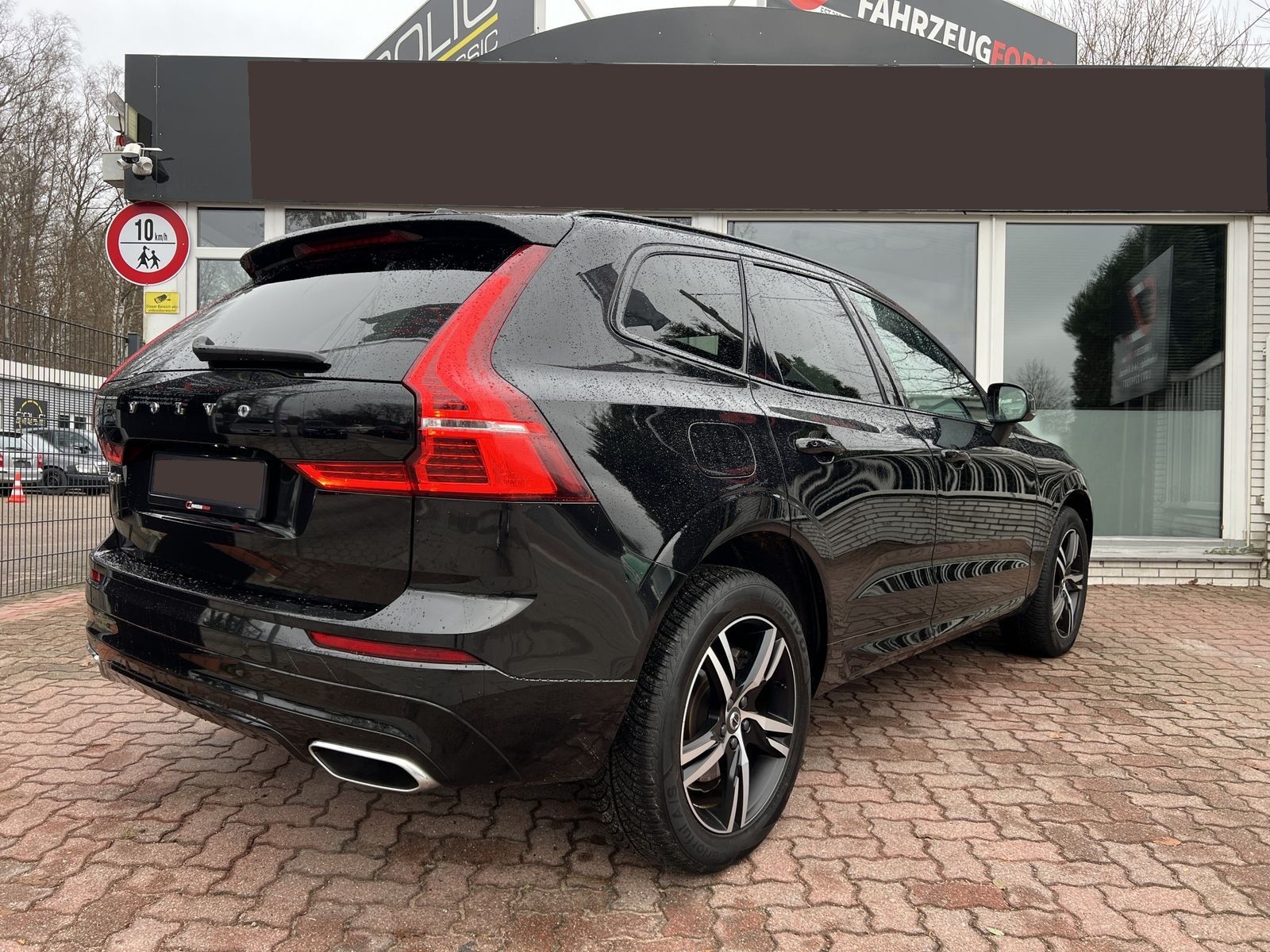 VOLVO B4 Diesel Mild Hybrid AWD Momentum Geartronic-showroom-element-1