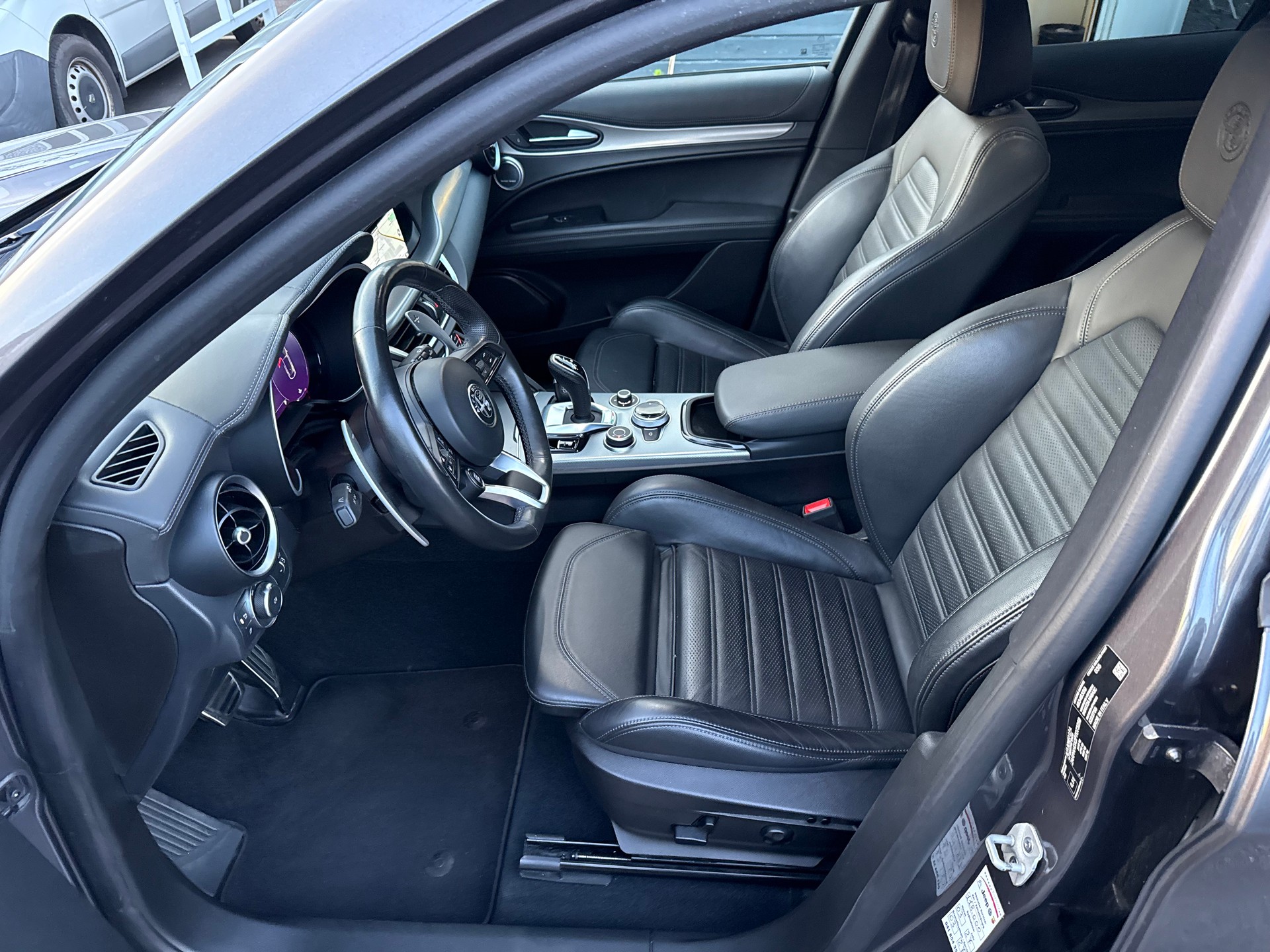 ALFA ROMEO Stelvio 2.2 D Q4 210 Veloce-image-8