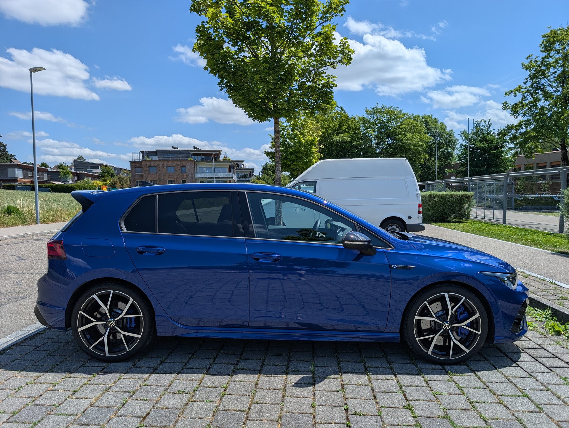 VW 2.0 TSI R Performance DSG 4motion-image-4