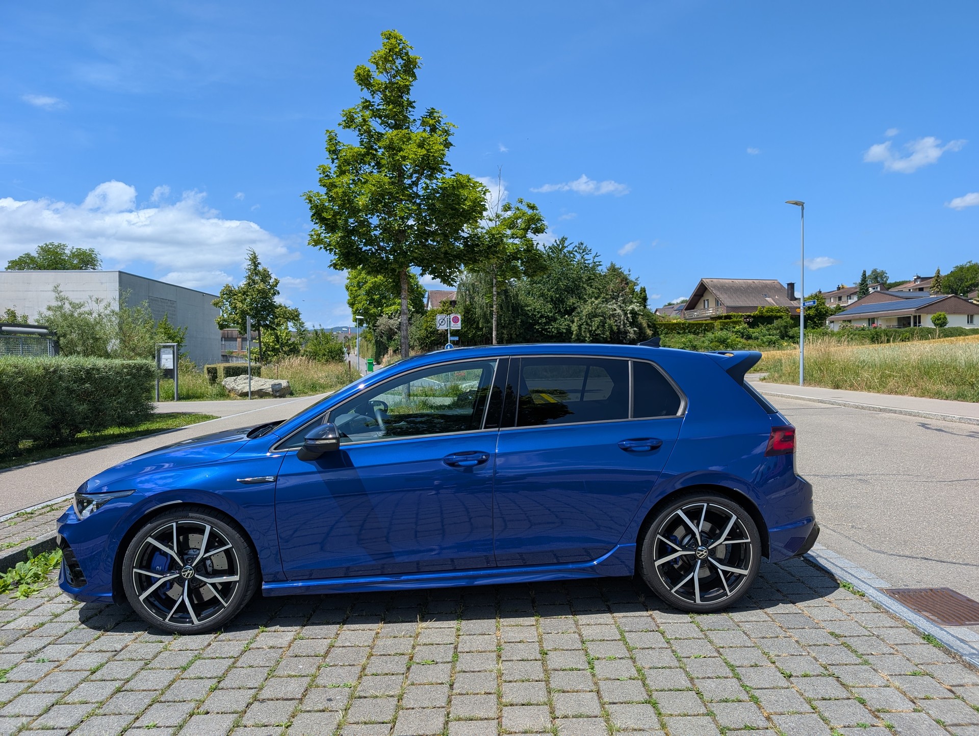 VW 2.0 TSI R Performance DSG 4motion-image-3