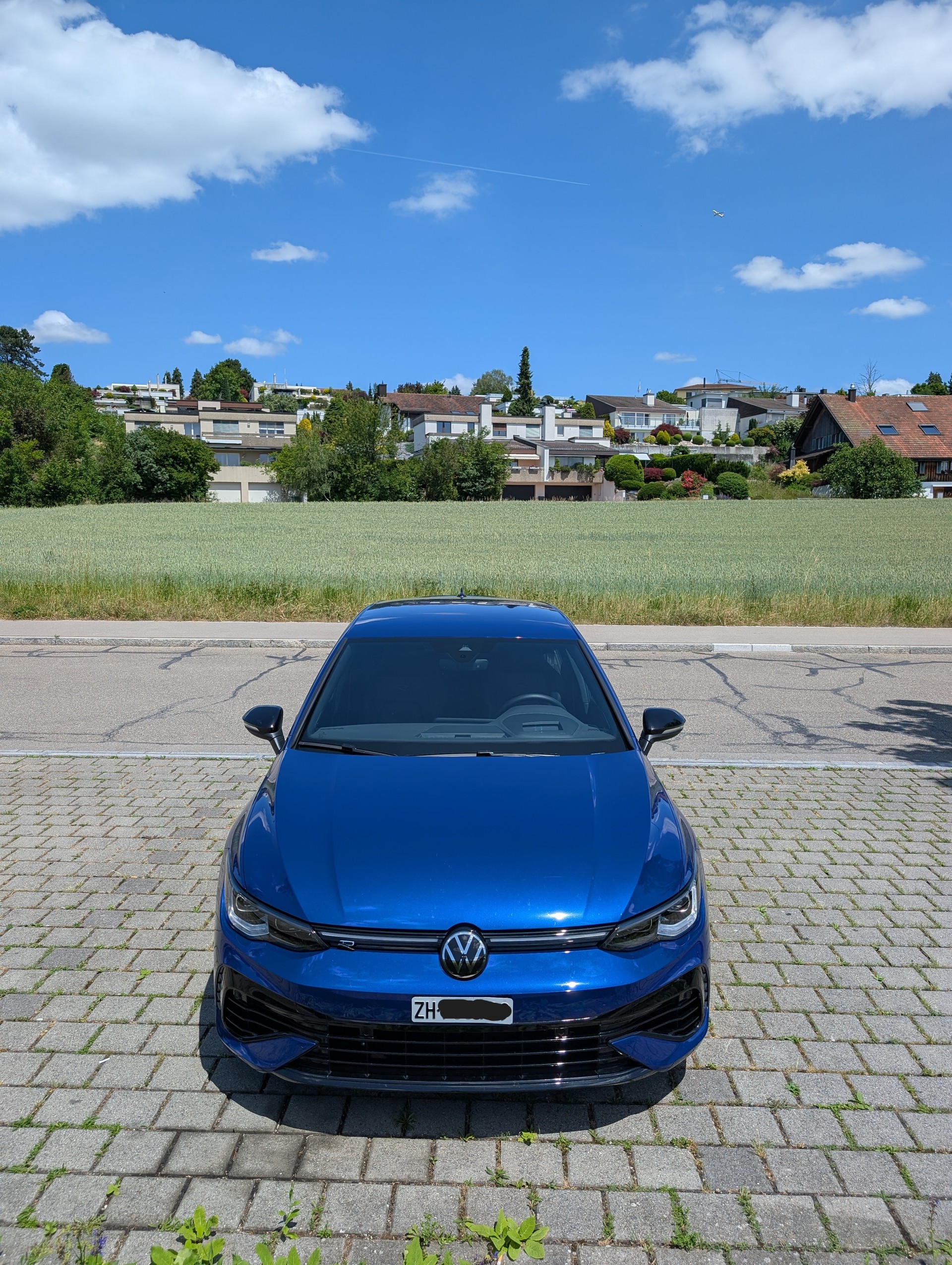 VW 2.0 TSI R Performance DSG 4motion-image-1