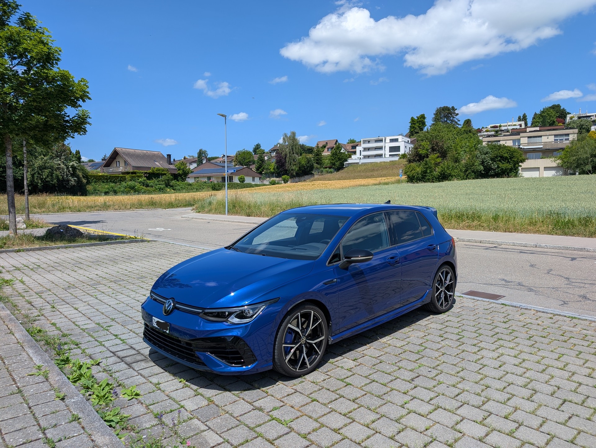 VW 2.0 TSI R Performance DSG 4motion-image-0