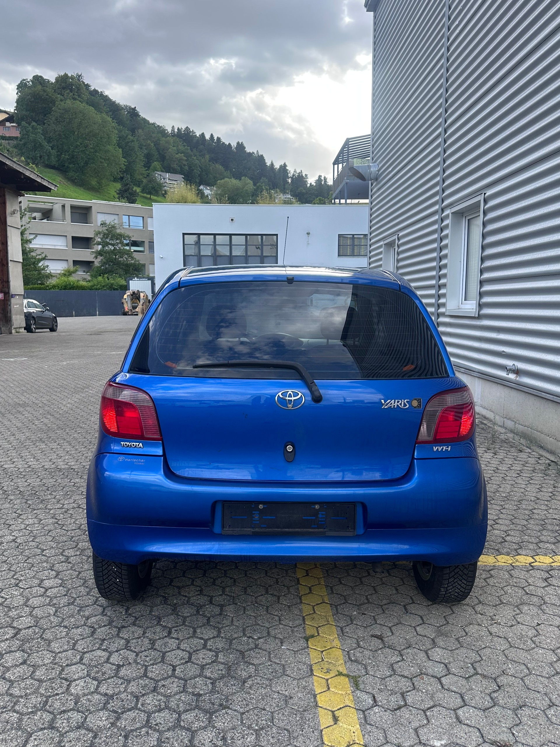 TOYOTA YARIS-image-4