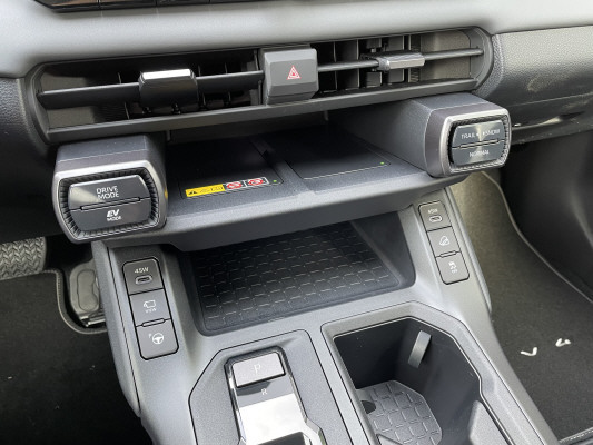 TOYOTA RAV-4 2.5 HSD Premium AWD-image-11