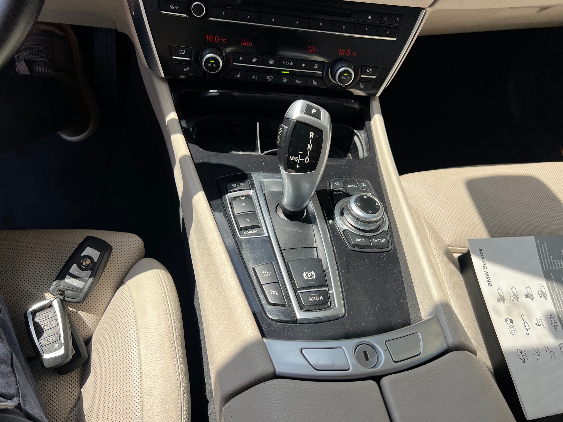 BMW 530d xDrive GT Steptronic *** Navigation * Standheizung * Leder * Sitzbelüftung * Head -Up Display * 8 fachbereift ***-image-16