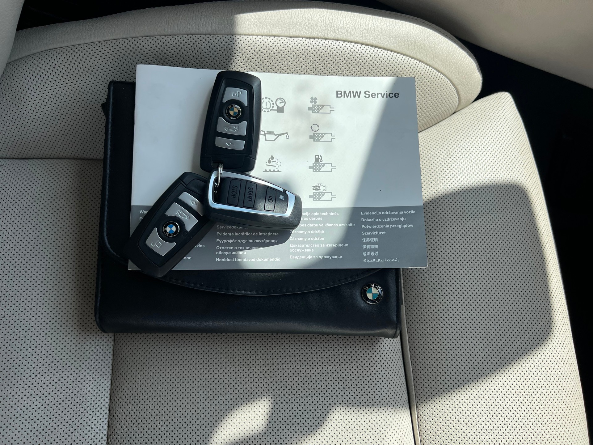 BMW 530d xDrive GT Steptronic *** Navigation * Standheizung * Leder * Sitzbelüftung * Head -Up Display * 8 fachbereift ***-image-19