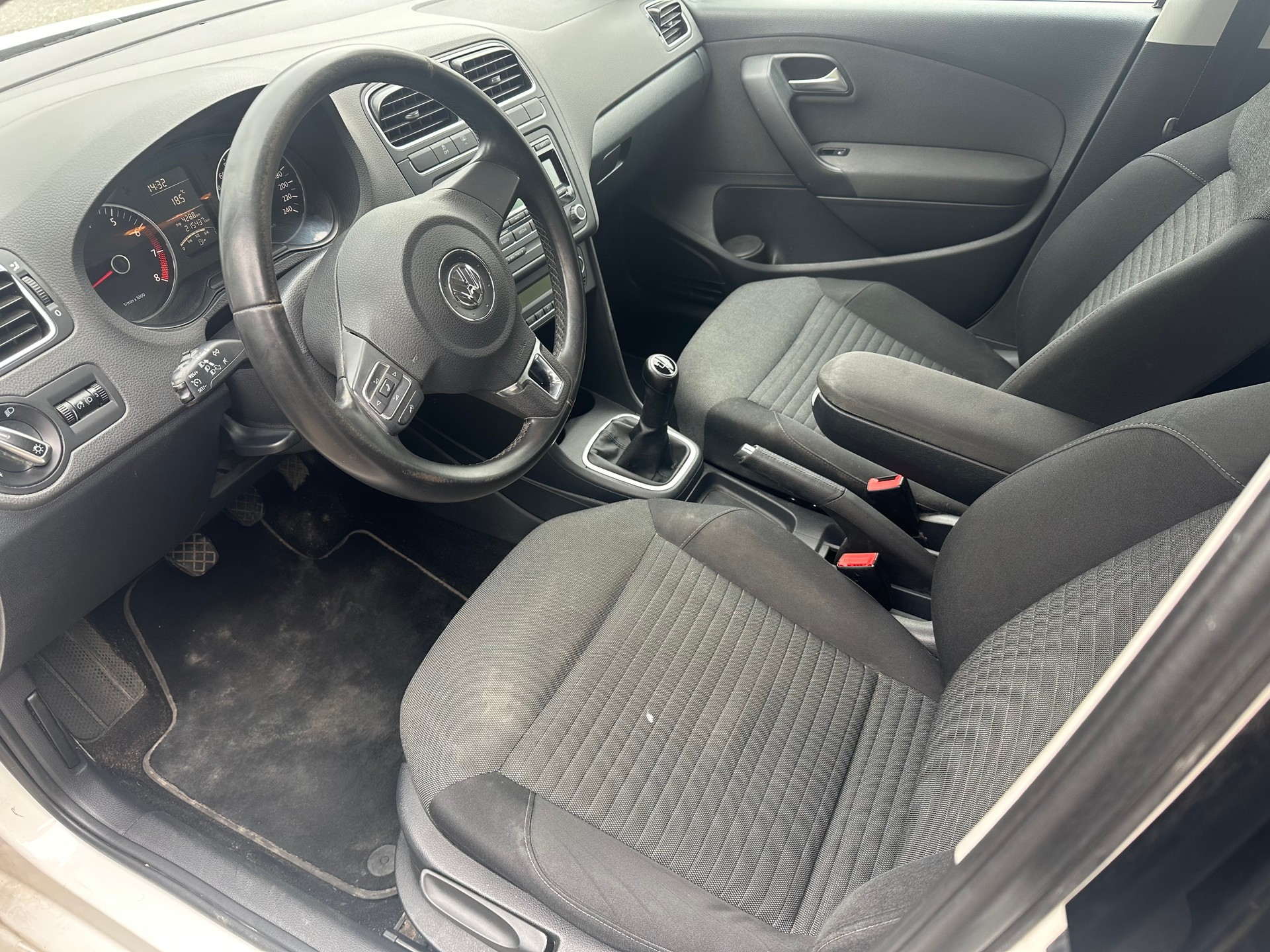 VW Polo 1.4 16V Comfortline-image-8