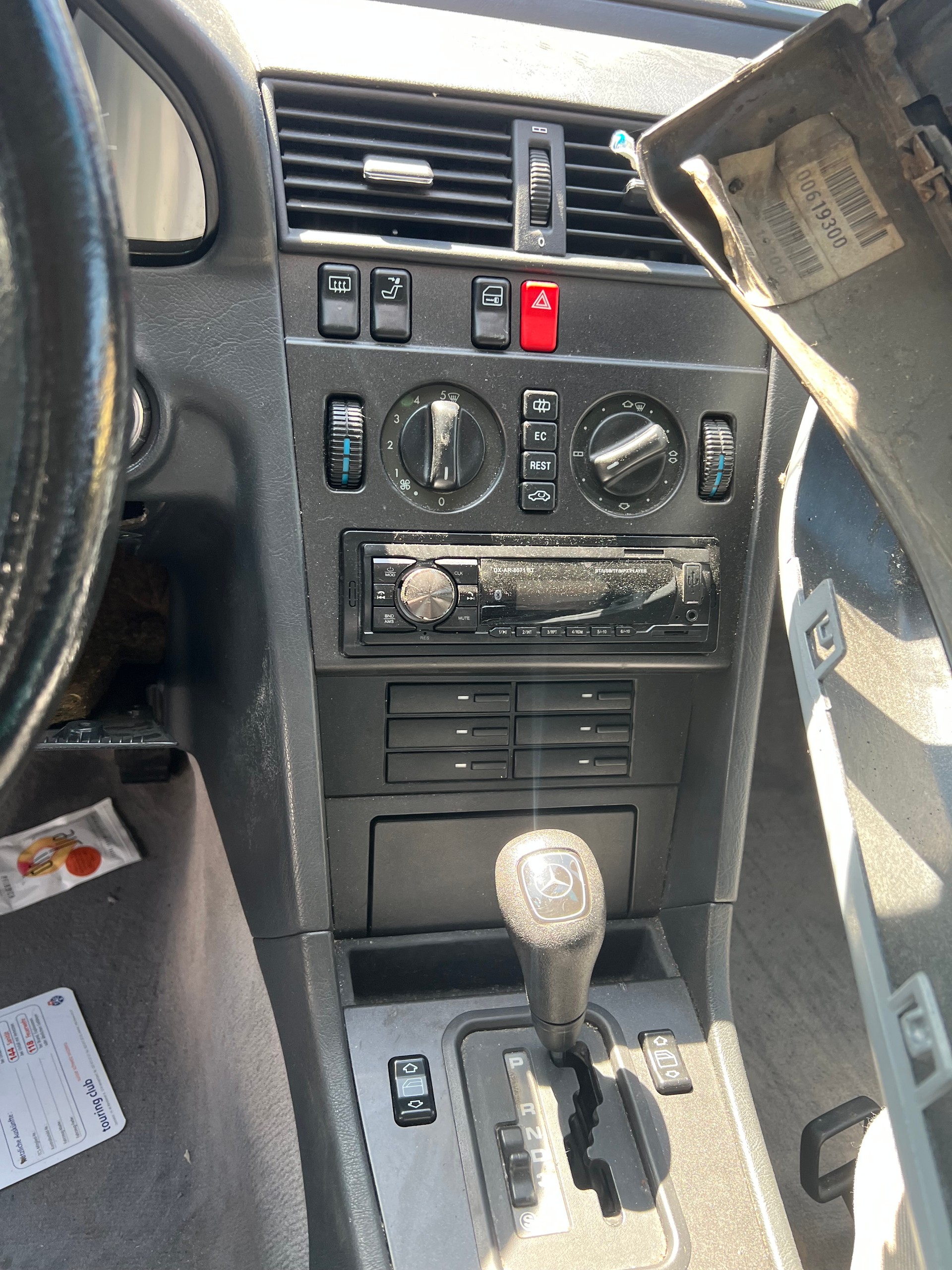 MERCEDES-BENZ C 180 Elégance-image-6