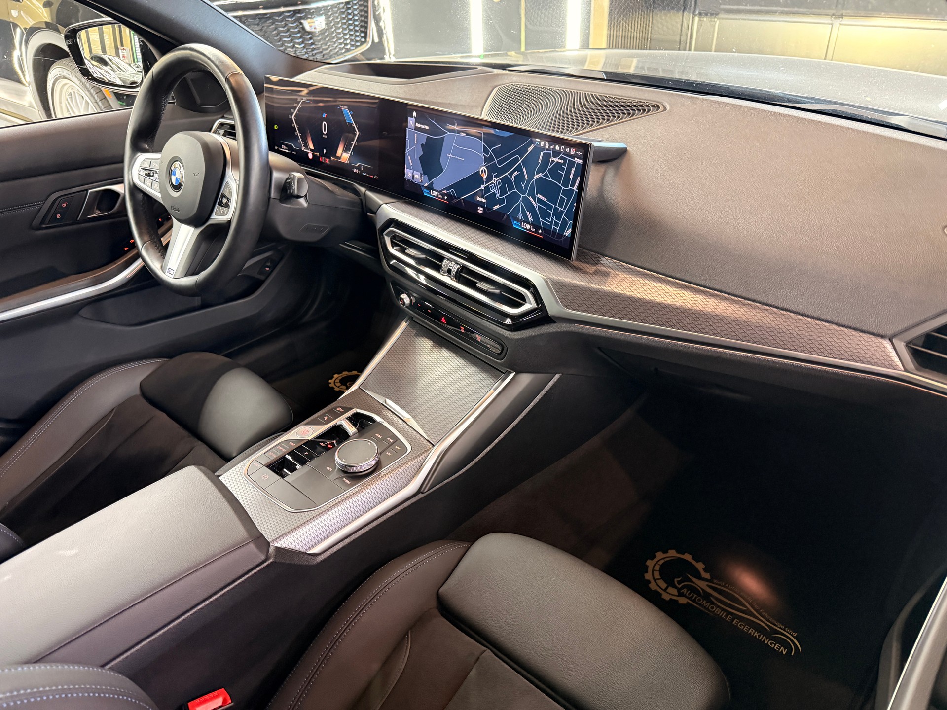 BMW 320d xDrive 48V Touring Steptronic M Sport-image-10