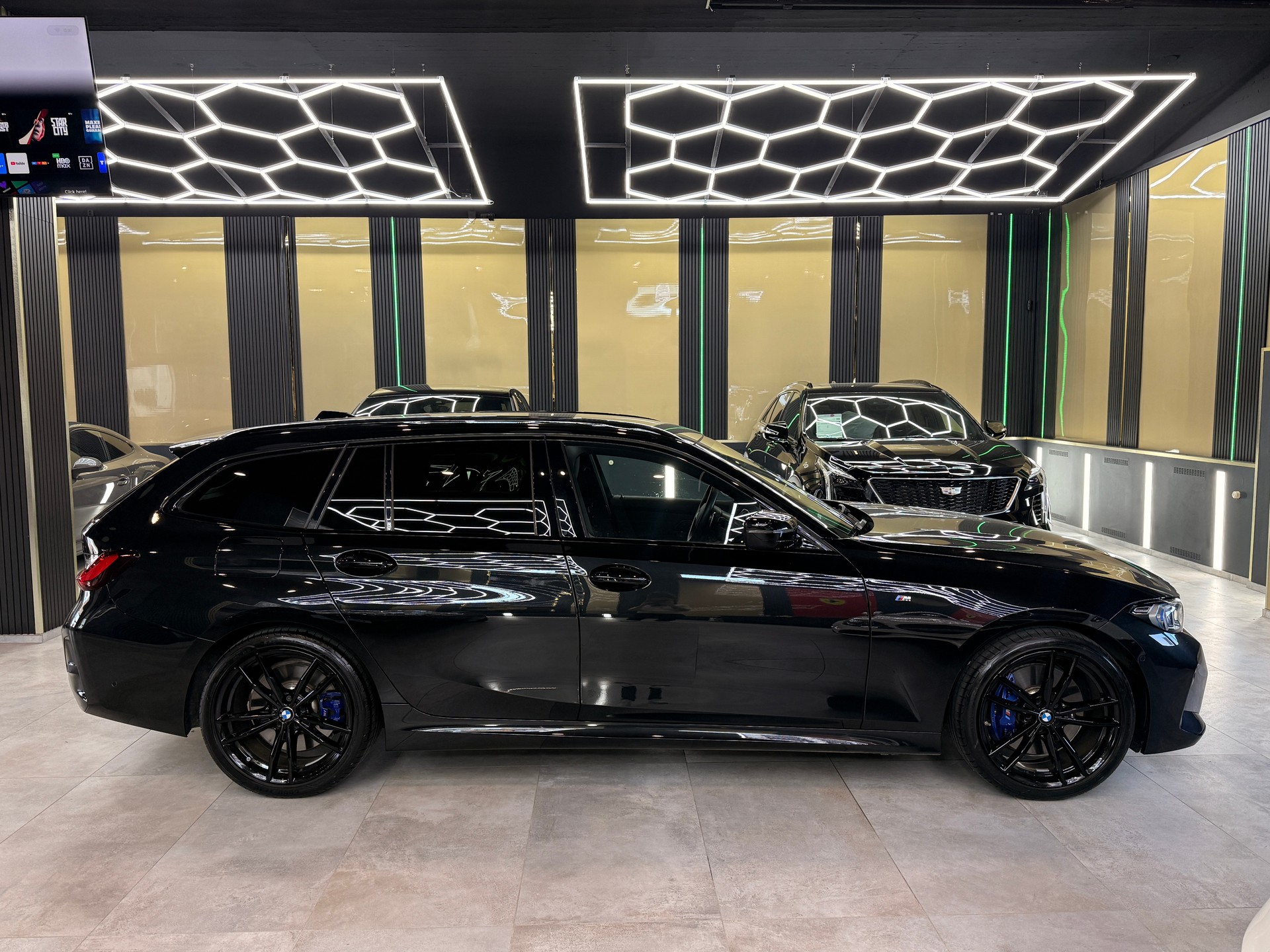 BMW 320d xDrive 48V Touring Steptronic M Sport-image-3