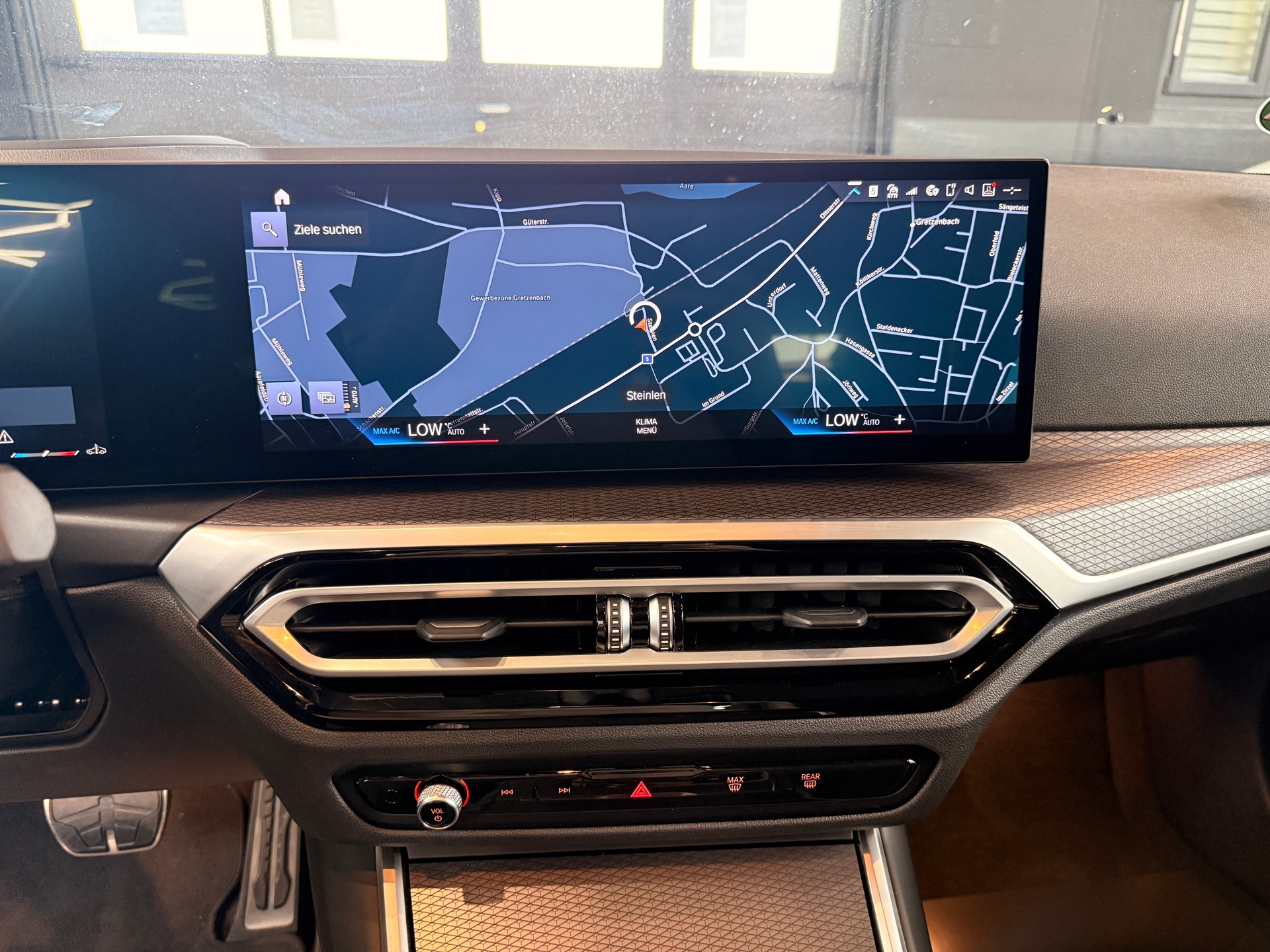 BMW 320d xDrive 48V Touring Steptronic M Sport-image-16