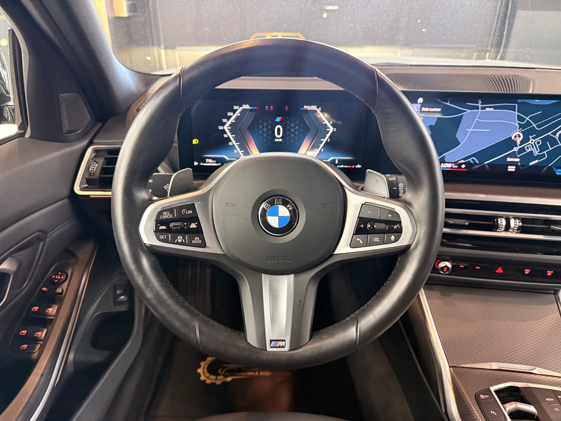 BMW 320d xDrive 48V Touring Steptronic M Sport-image-13