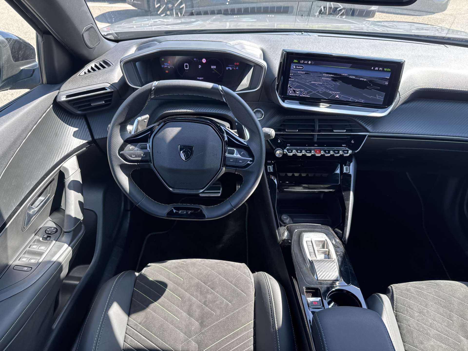 PEUGEOT 2008 1.2 PureTech GT Automat-image-4