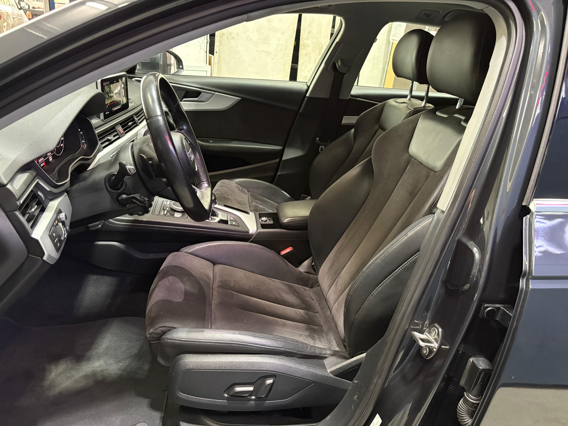 AUDI A4 allroad 2.0 TFSI quattro S-tronic-image-16