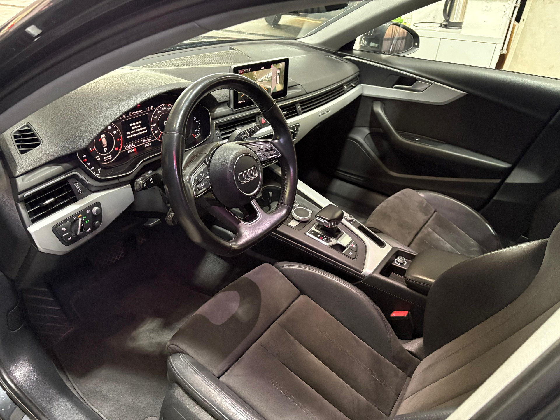 AUDI A4 allroad 2.0 TFSI quattro S-tronic-image-15