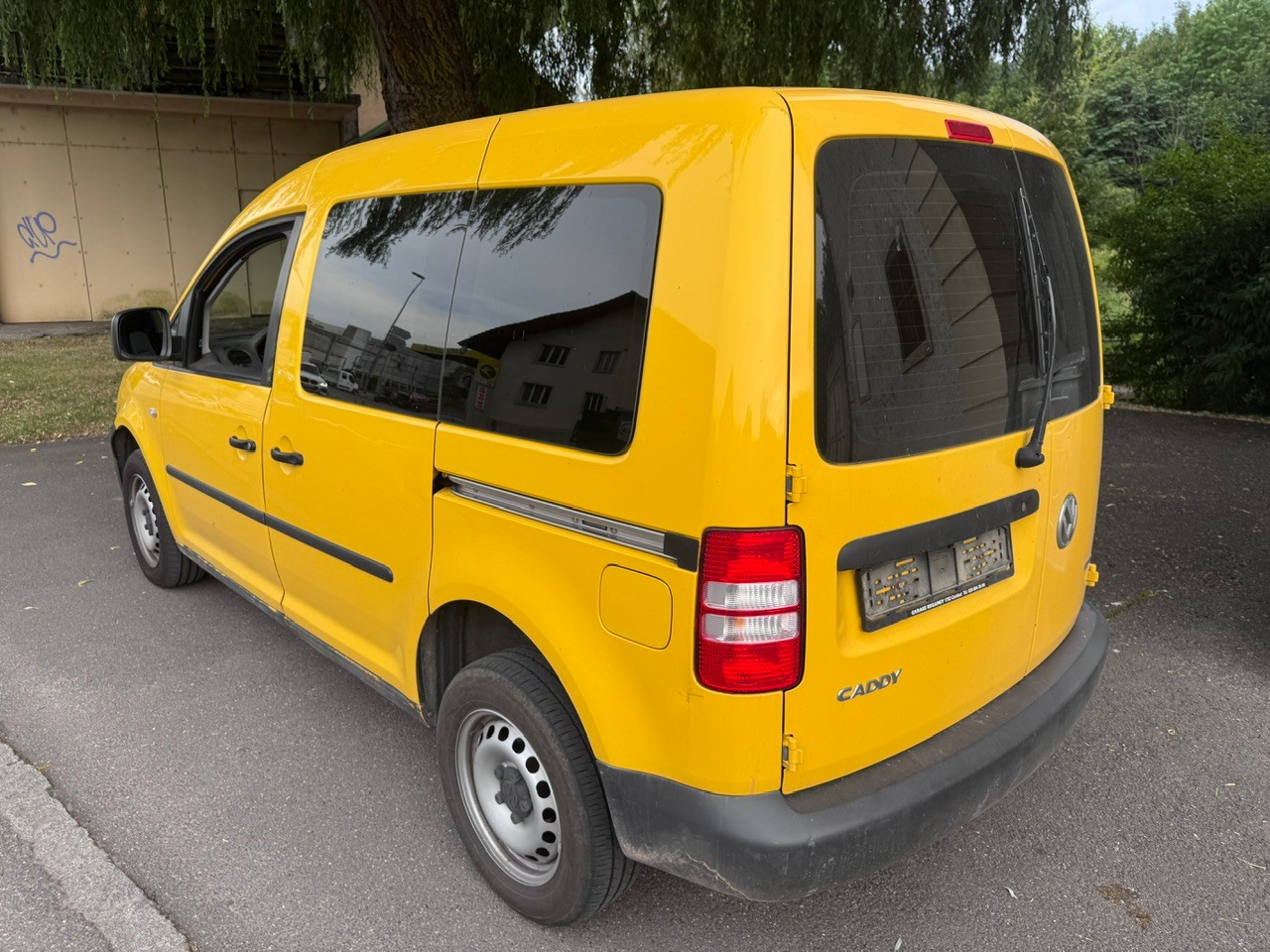 VW Caddy Maxi 2.0 TDI 4Motion-image-4