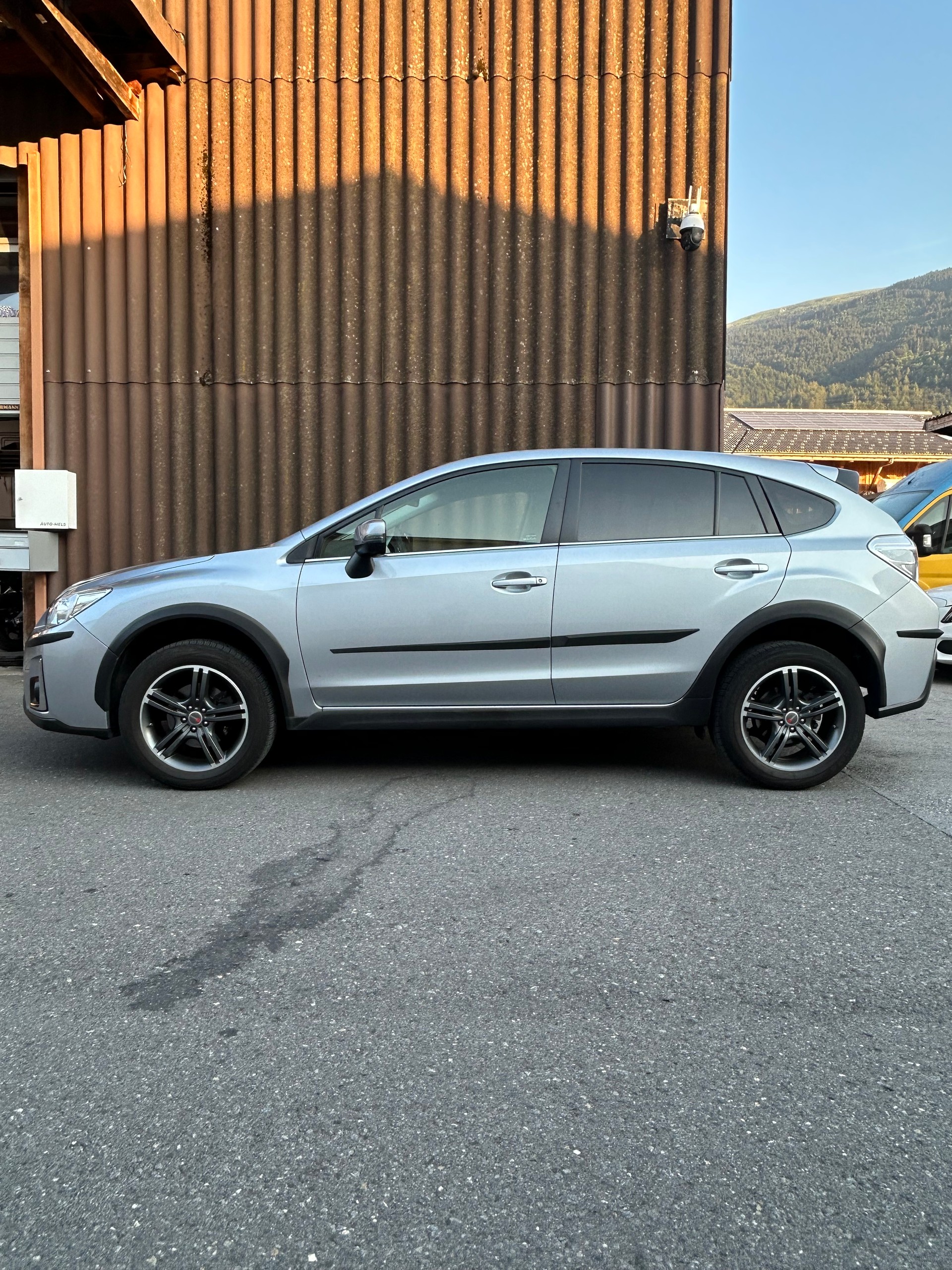 SUBARU Subaru XV2.0i/2.Oi-S AWD-image-2