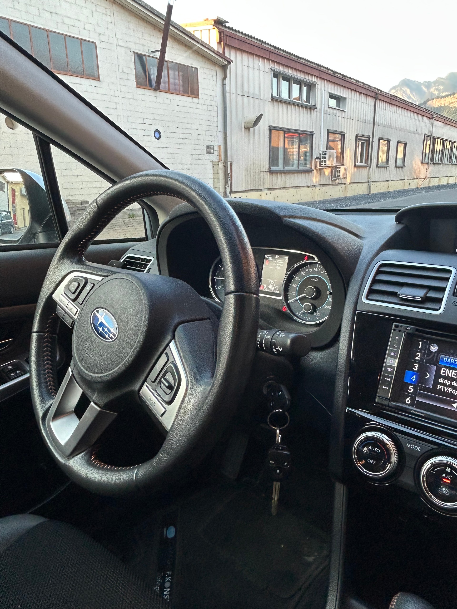 SUBARU Subaru XV2.0i/2.Oi-S AWD-image-9